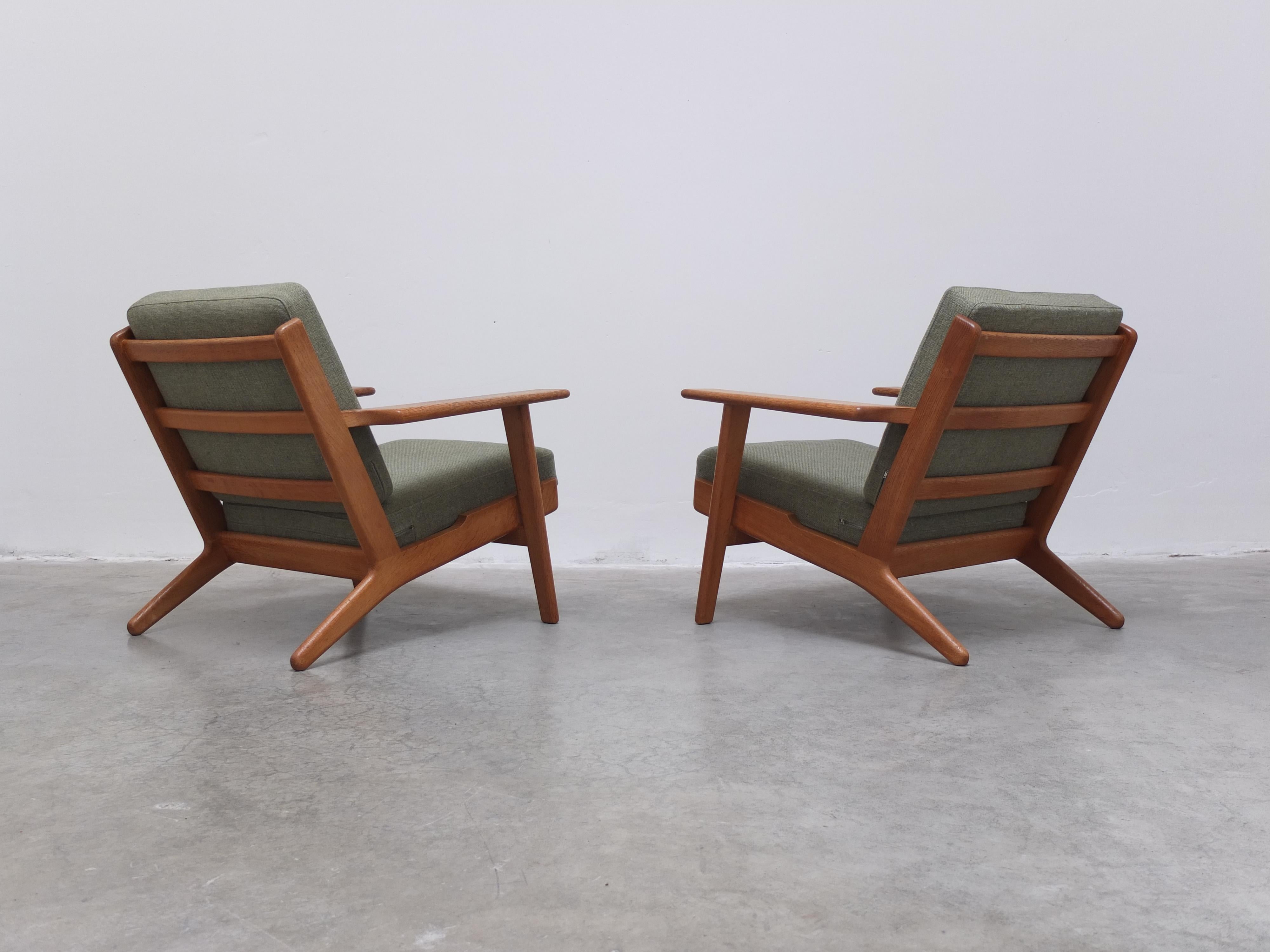 Early Pair of Oak 'GE-290' Lounge Chairs by Hans Wegner for Getama, 1953 For Sale 7