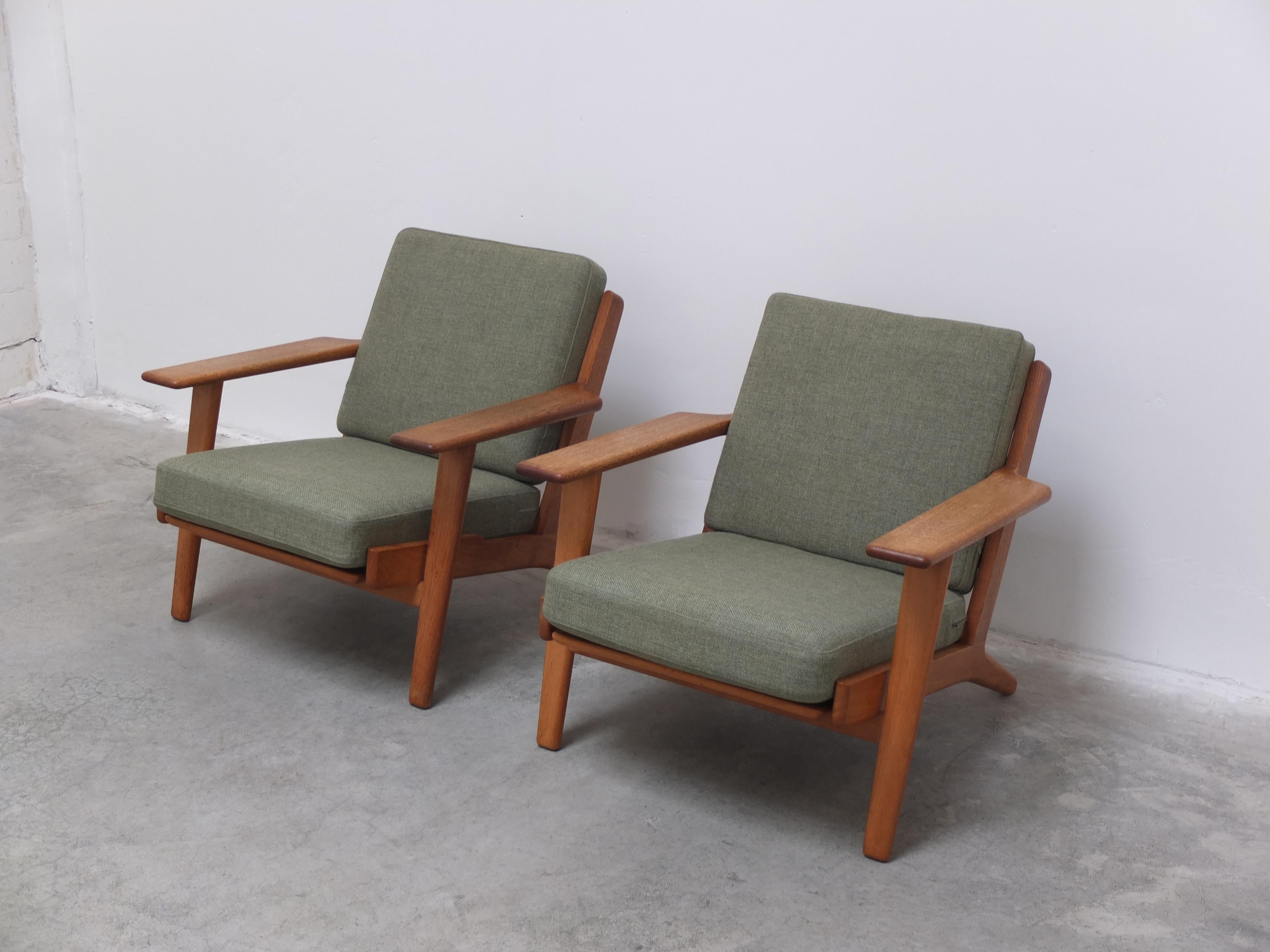 Scandinave moderne Paire de chaises longues en chêne 