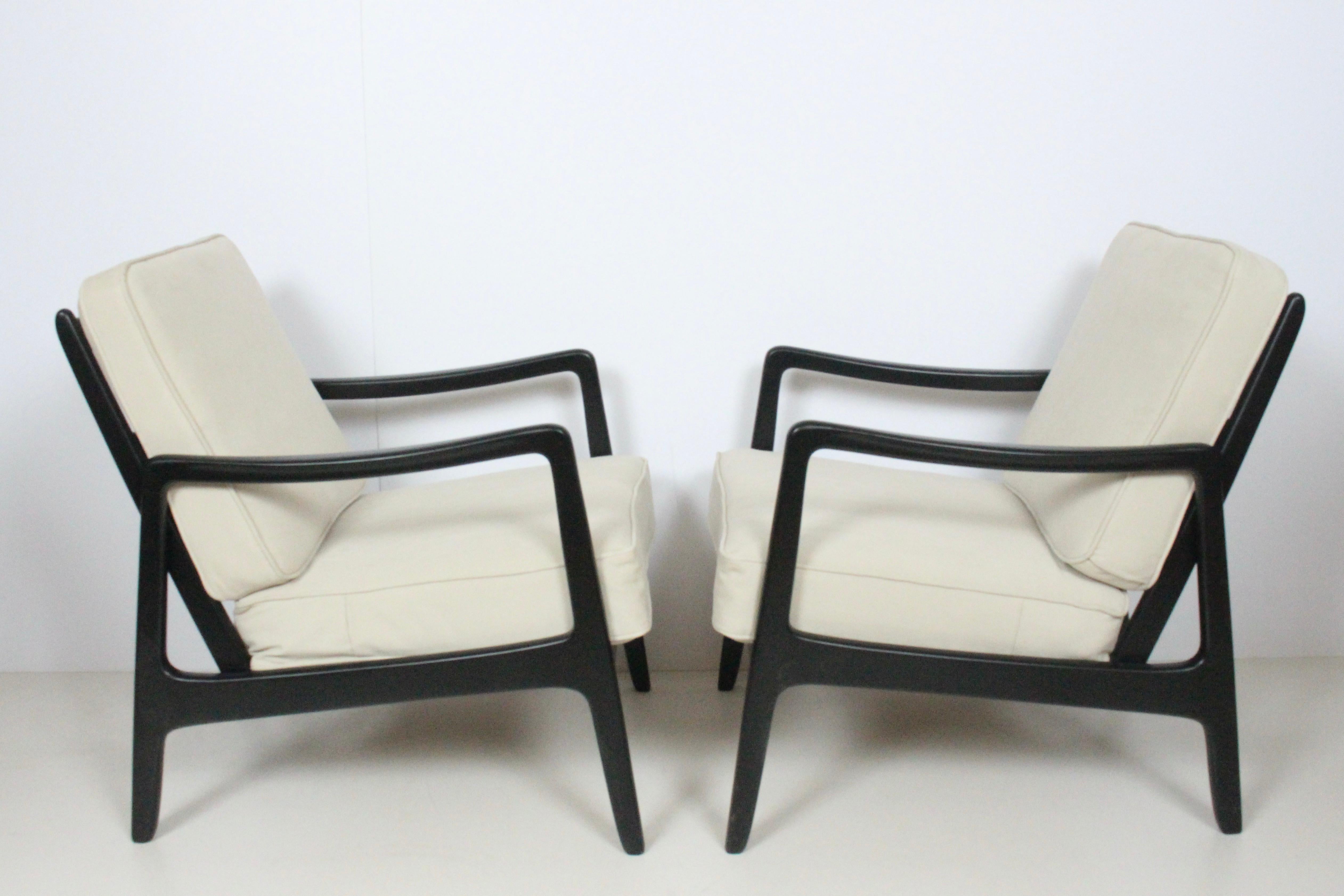 Early Pair of Ole Wanscher Ebonized Mahogany Lounge Chairs, 1950's For Sale 8