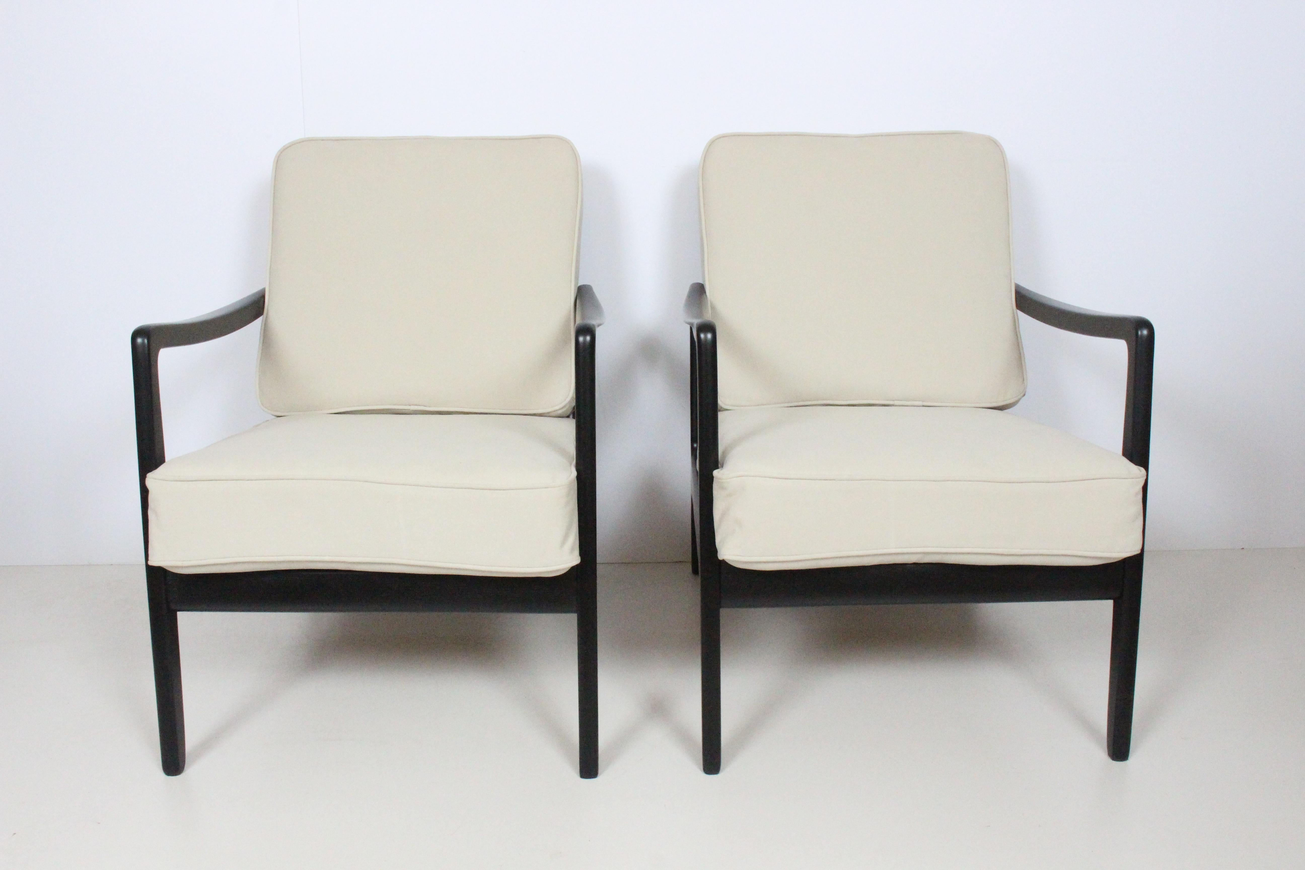 Early Pair of Ole Wanscher Ebonized Mahogany Lounge Chairs, 1950's In Good Condition For Sale In Bainbridge, NY
