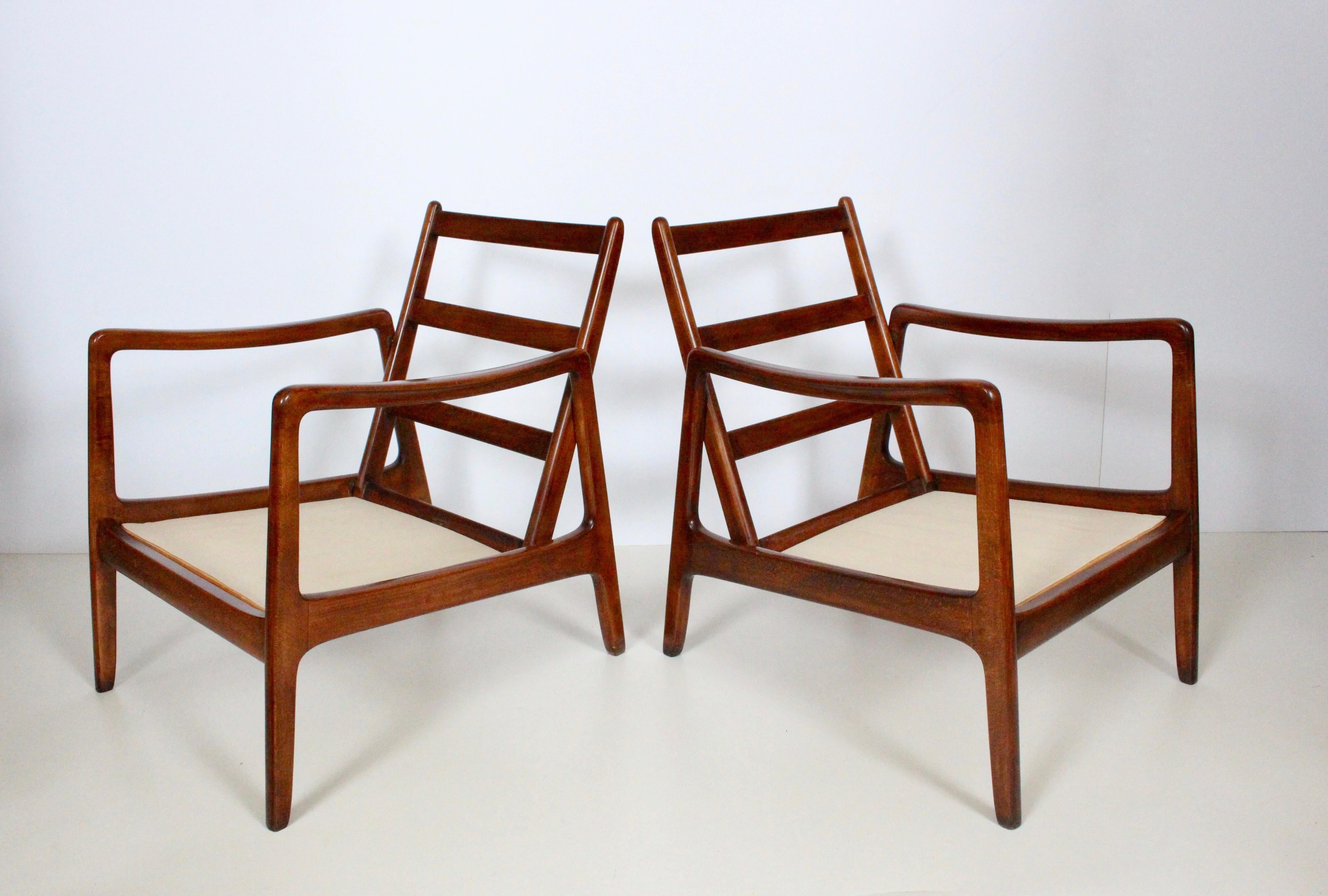 Early Pair of Ole Wanscher Mahogany Lounge Chairs, 1950's In Good Condition In Bainbridge, NY