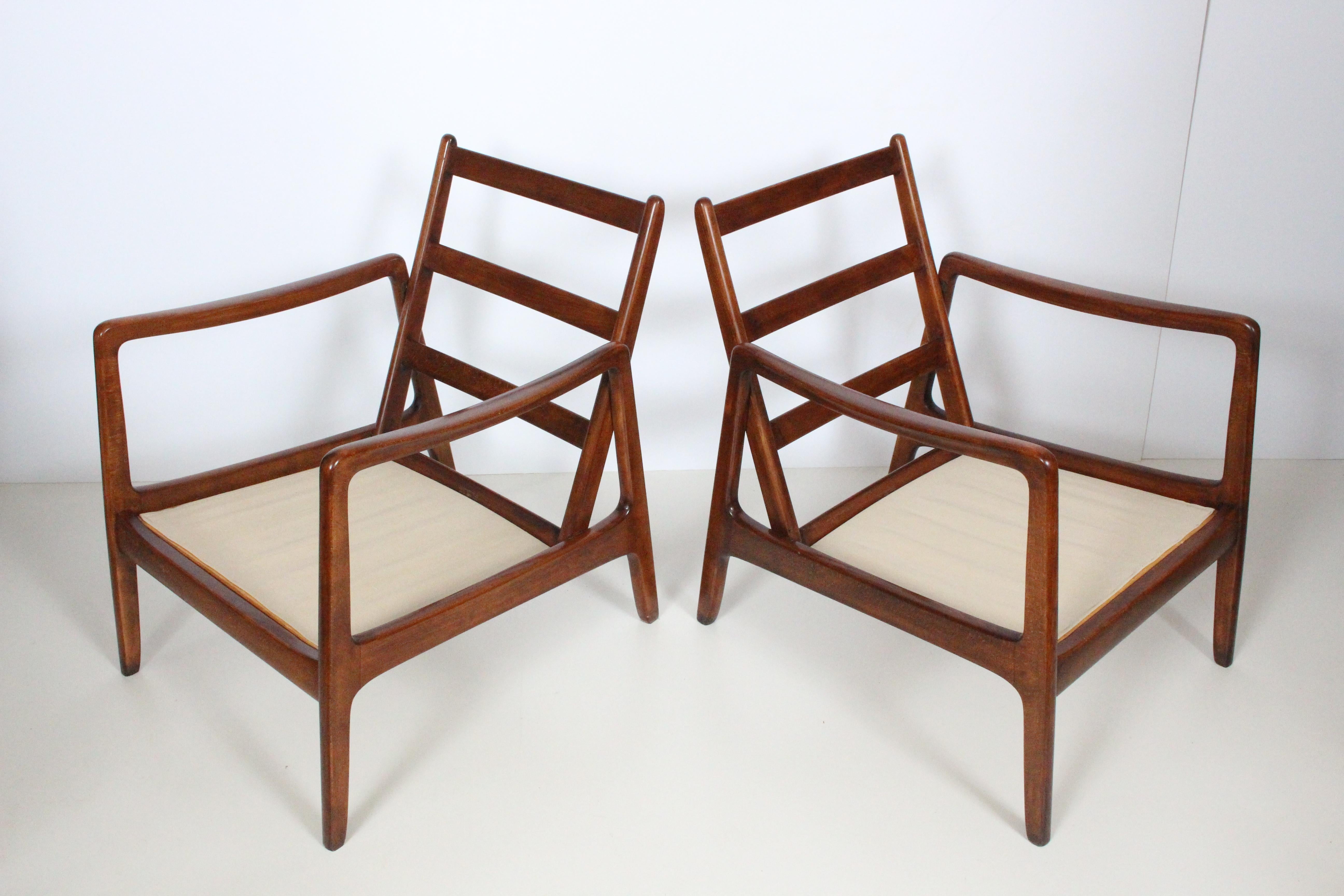 Early Pair of Ole Wanscher Mahogany Lounge Chairs, 1950's 2