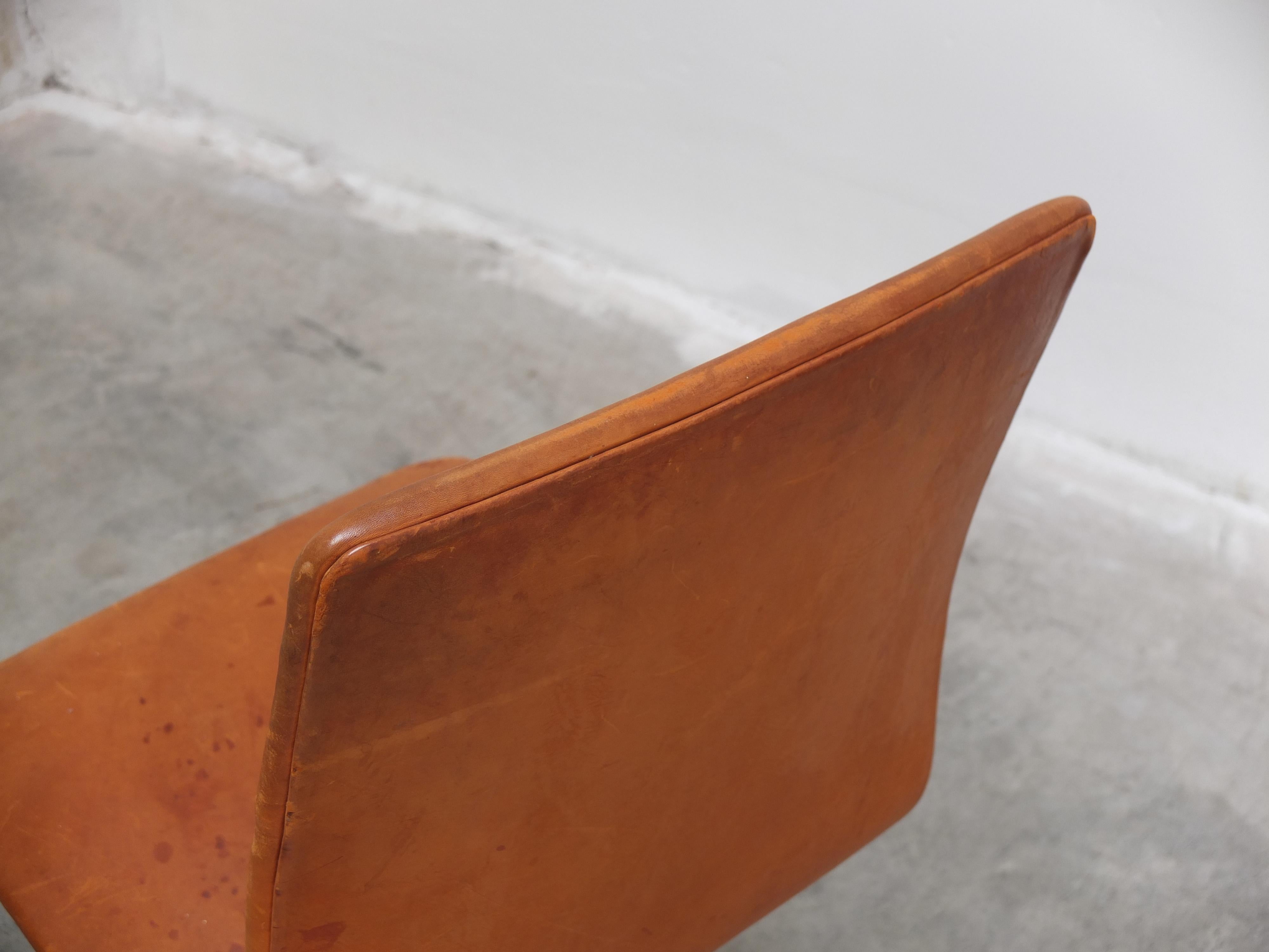Coppia di sedie 'Oxford' in Cognac di Arne Jacobsen per Fritz Hansen, 1967 in vendita 12