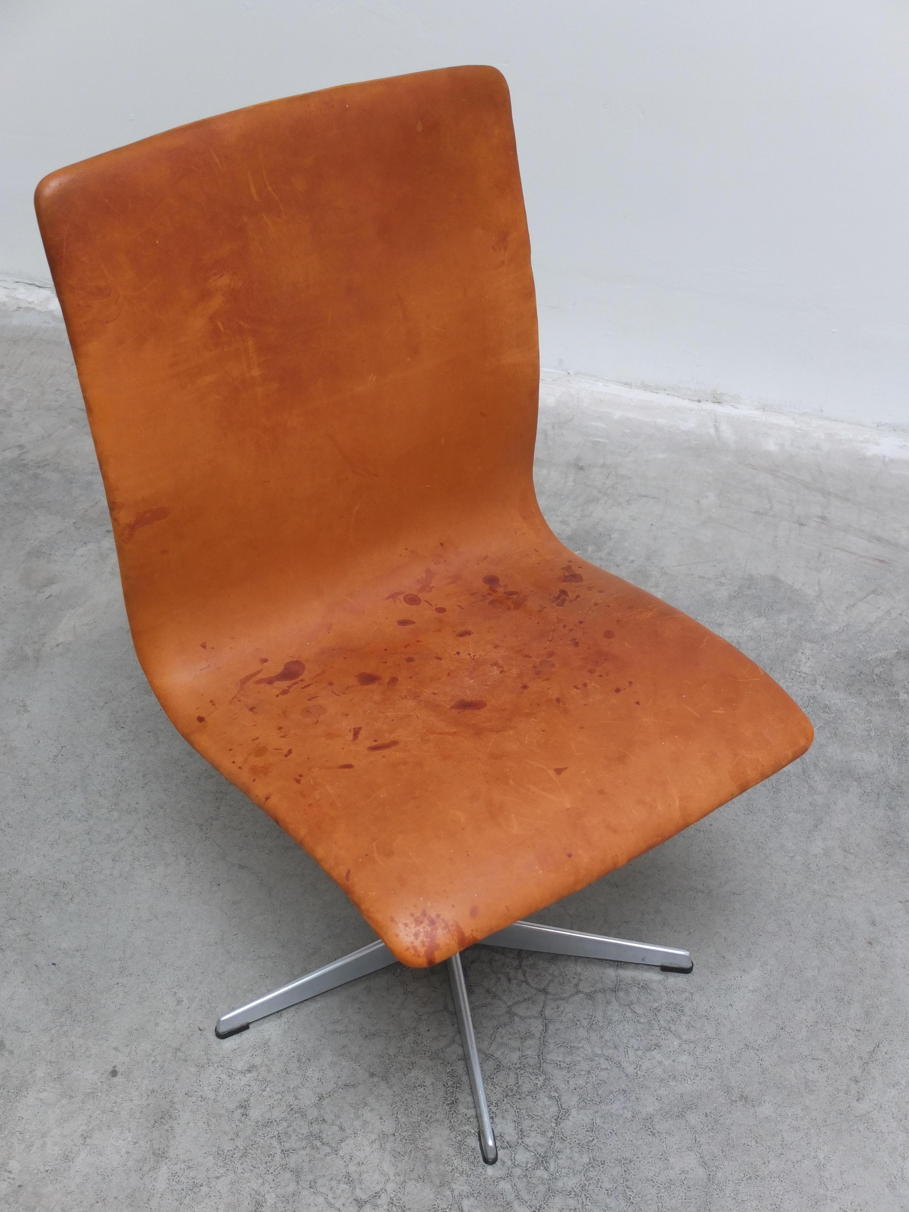 Coppia di sedie 'Oxford' in Cognac di Arne Jacobsen per Fritz Hansen, 1967 in vendita 2