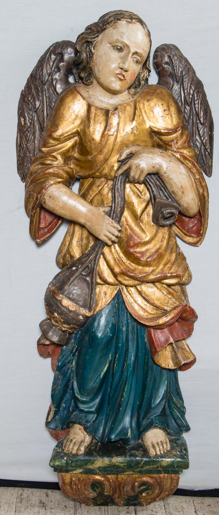 Renaissance Early Pair of Polychromed Carved Wood Angels For Sale