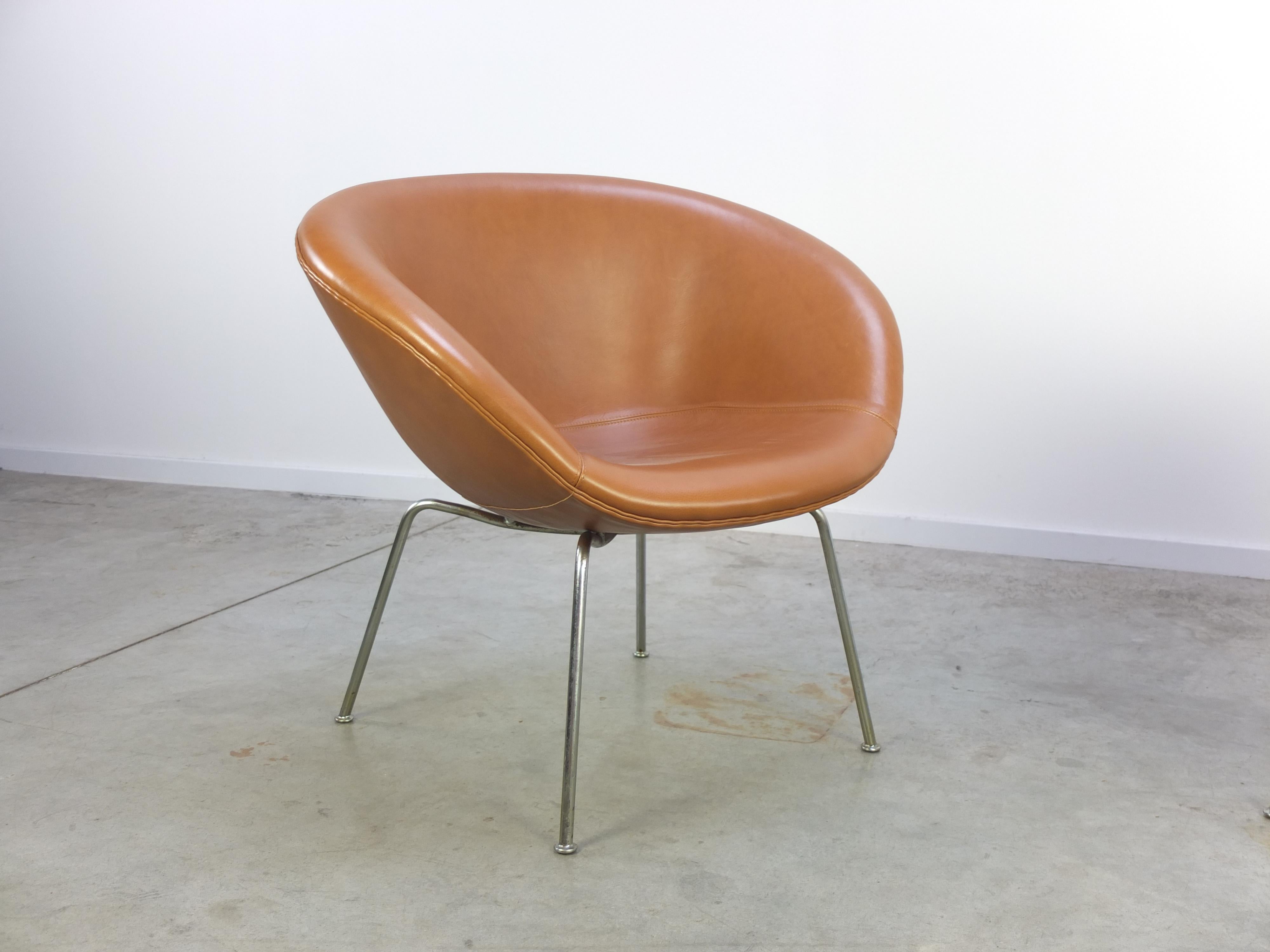 Early Pair of 'Pot' Lounge Chairs by Arne Jacobsen for Fritz Hansen, 1950s For Sale 6