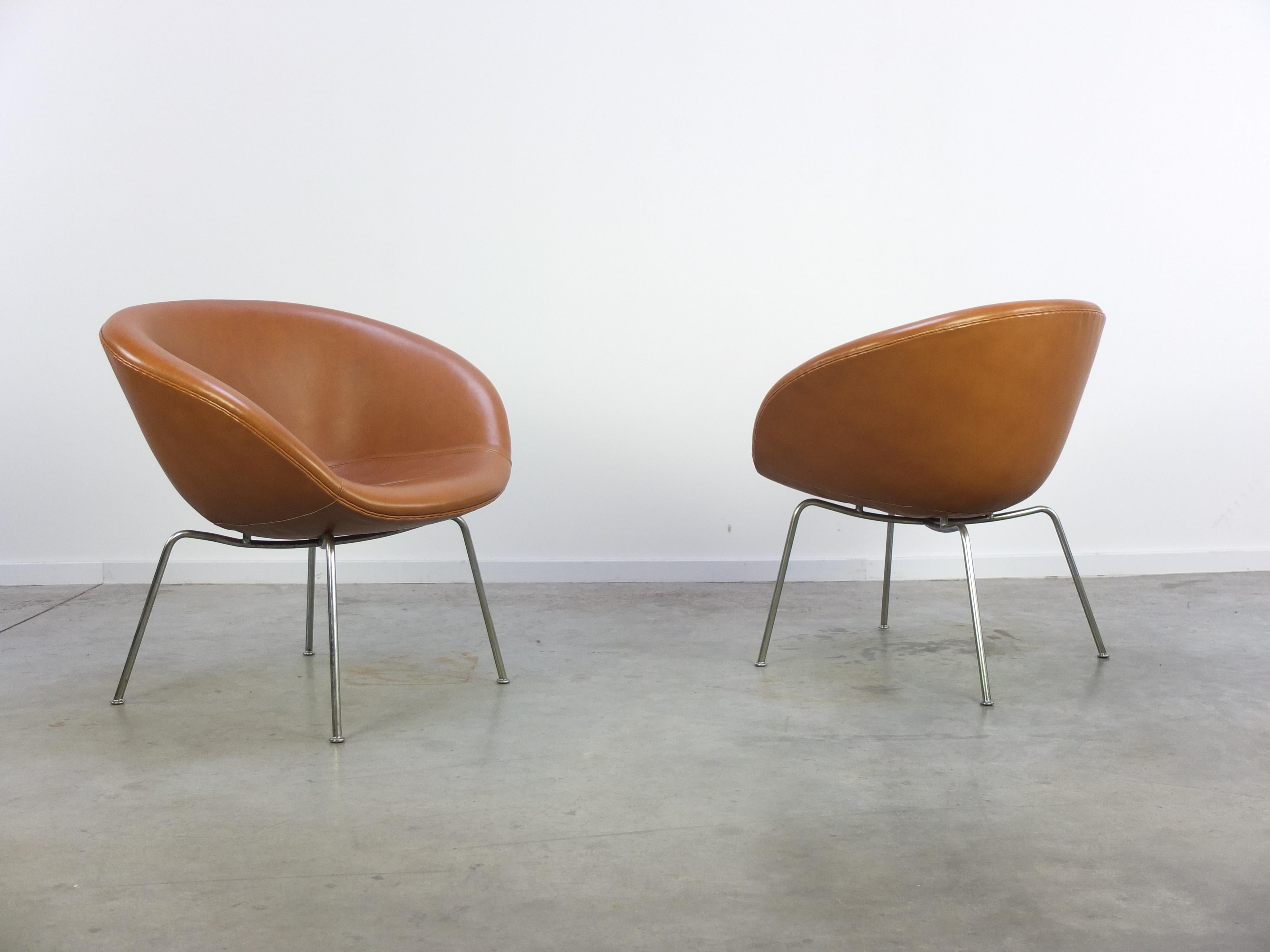 Early Pair of 'Pot' Lounge Chairs by Arne Jacobsen for Fritz Hansen, 1950s For Sale 8