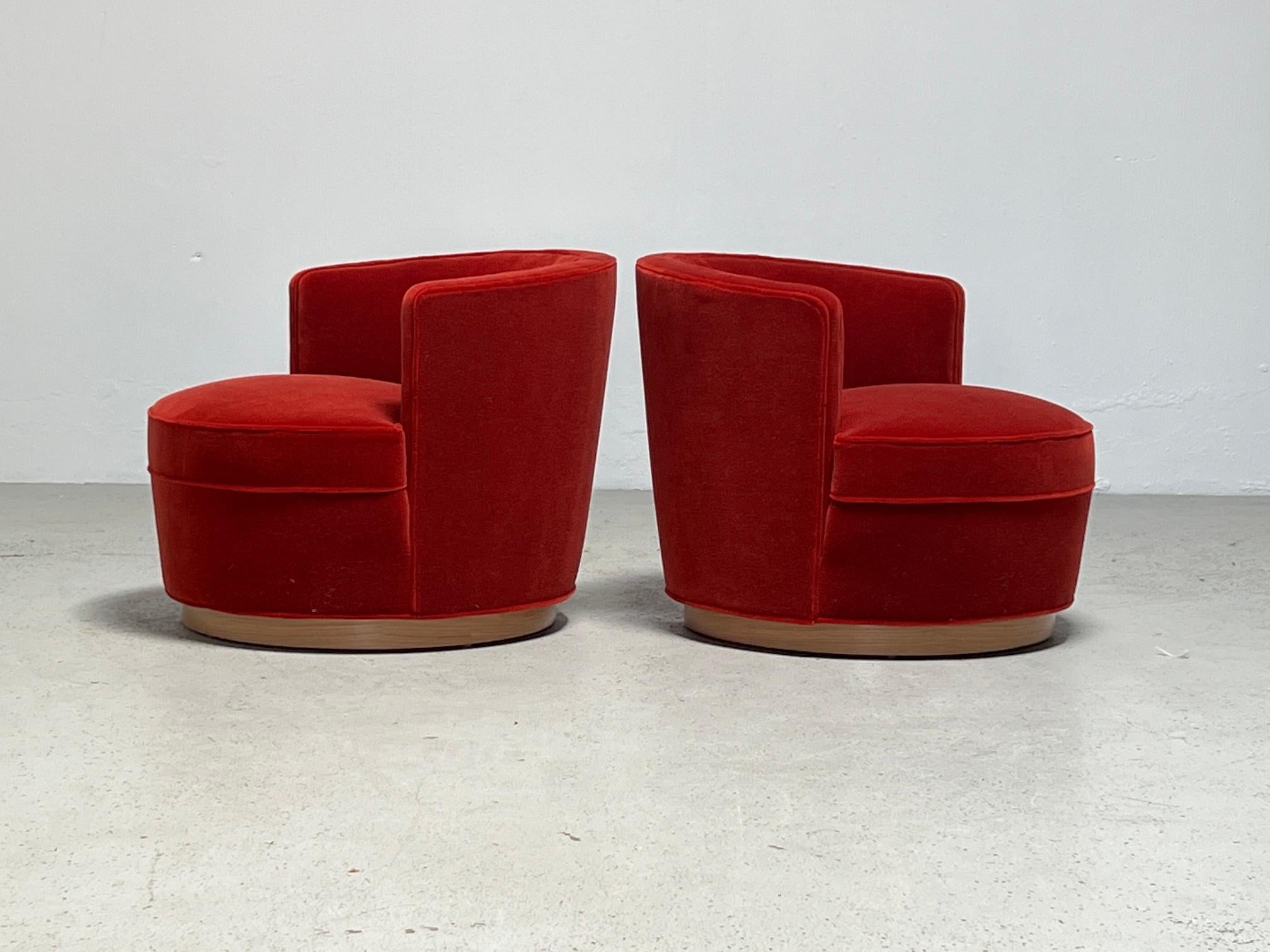 Early Pair of Swivel Chairs by Edward Wormley for Dunbar 5