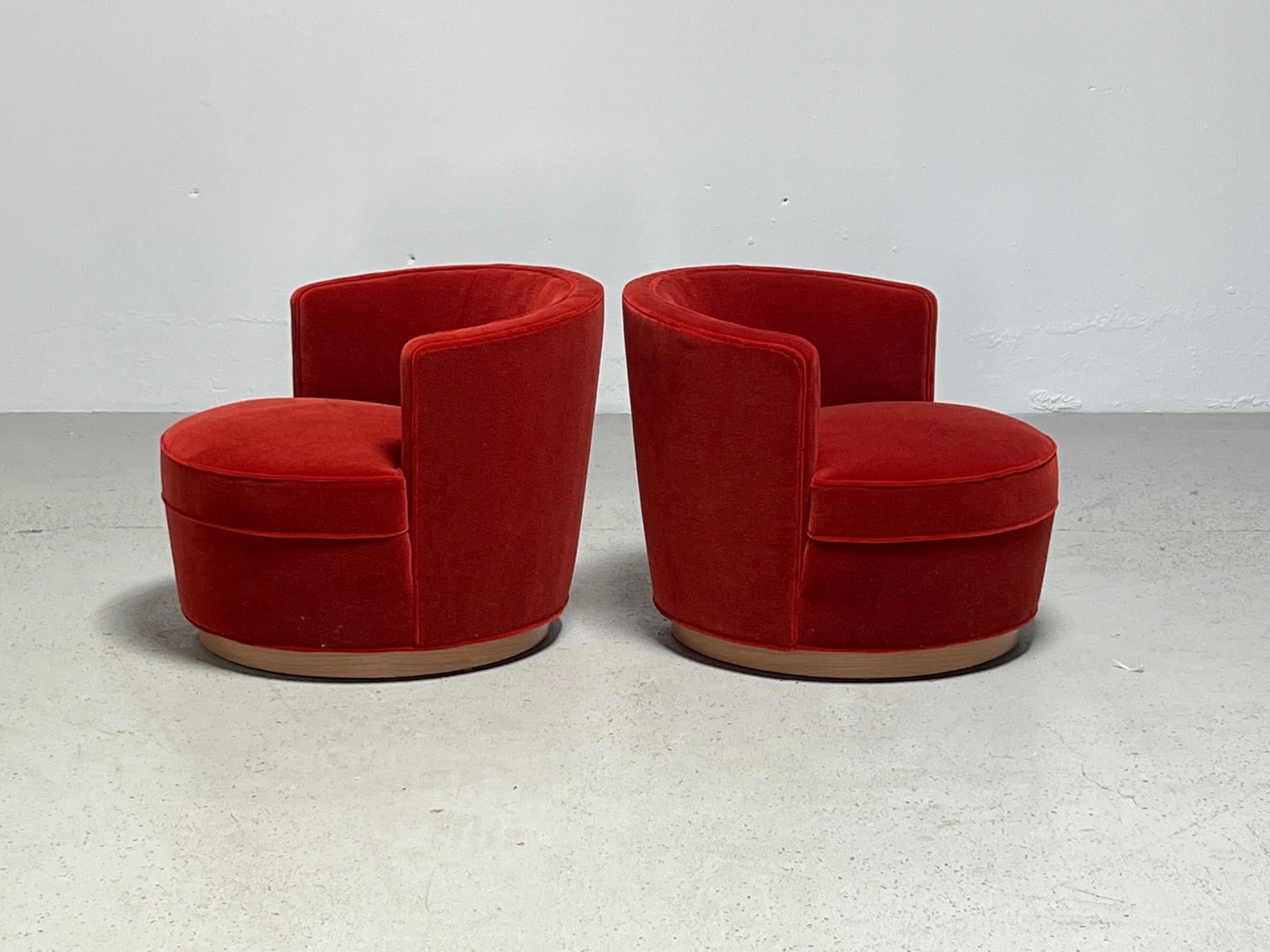 Early Pair of Swivel Chairs by Edward Wormley for Dunbar 4