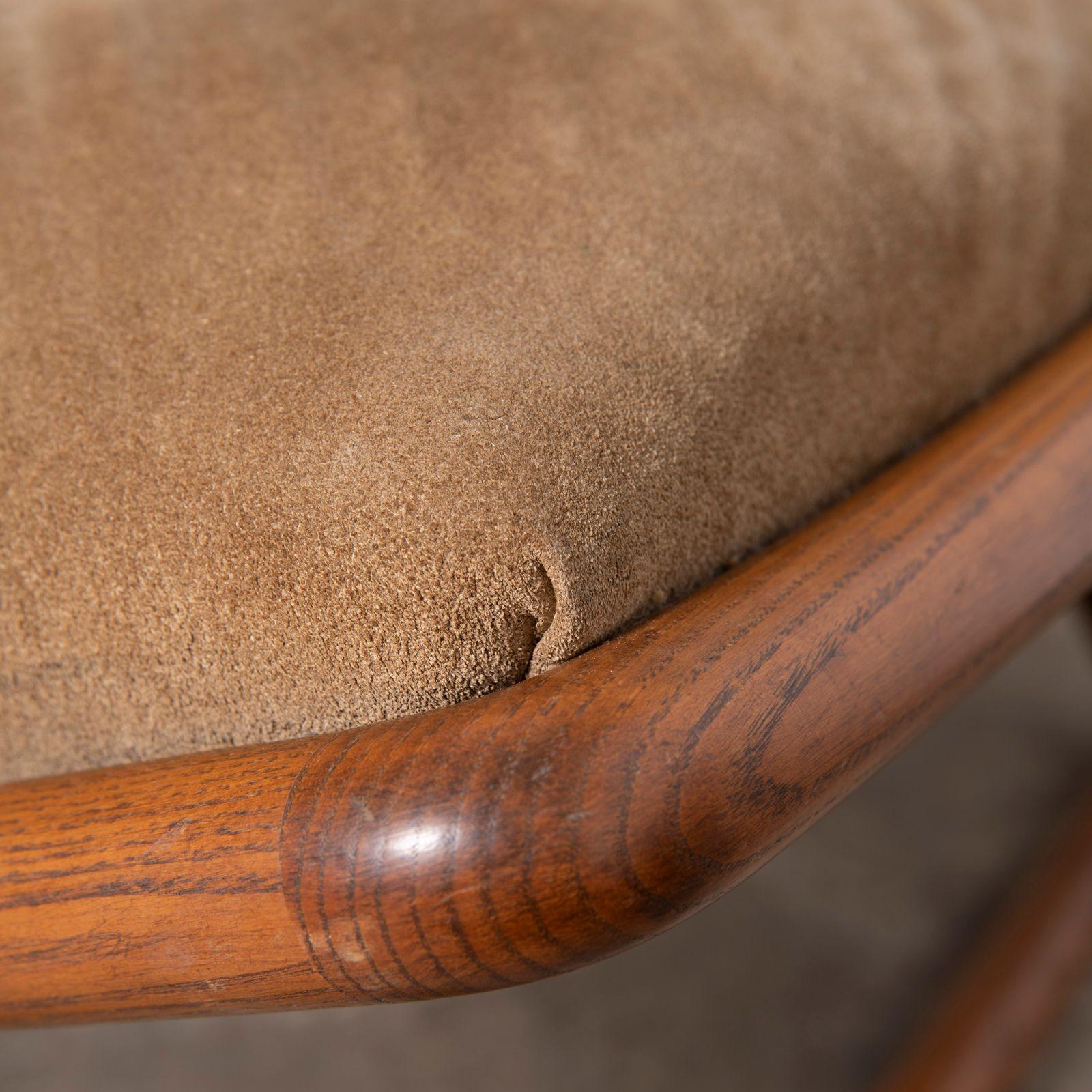 Coppia di sedie a forbice Ward Bennetts in rovere massiccio con camoscio originale color oliva in vendita 7
