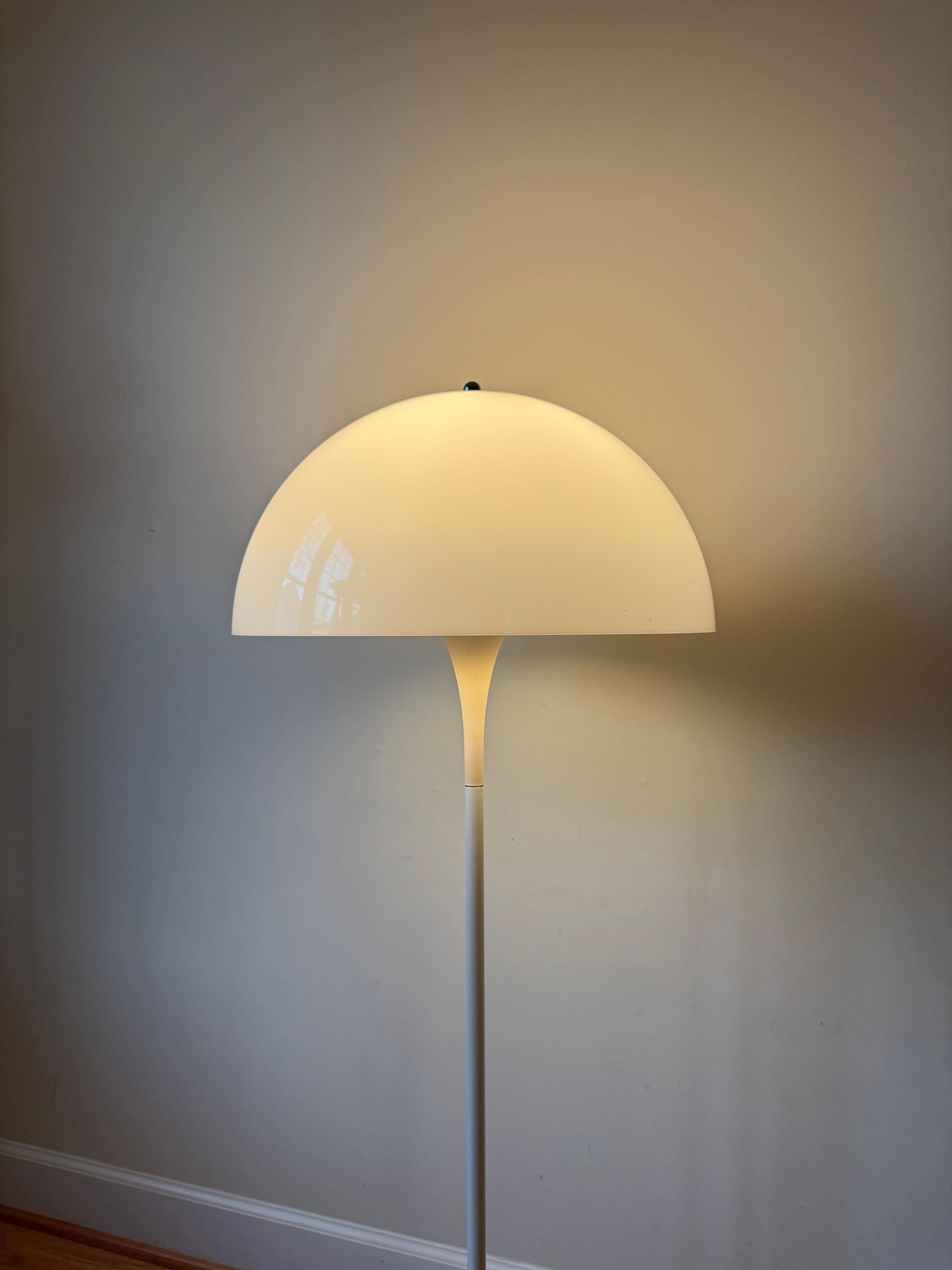 Early Panthella Floor Lamp by Verner Panton for Louis Poulsen For Sale 3