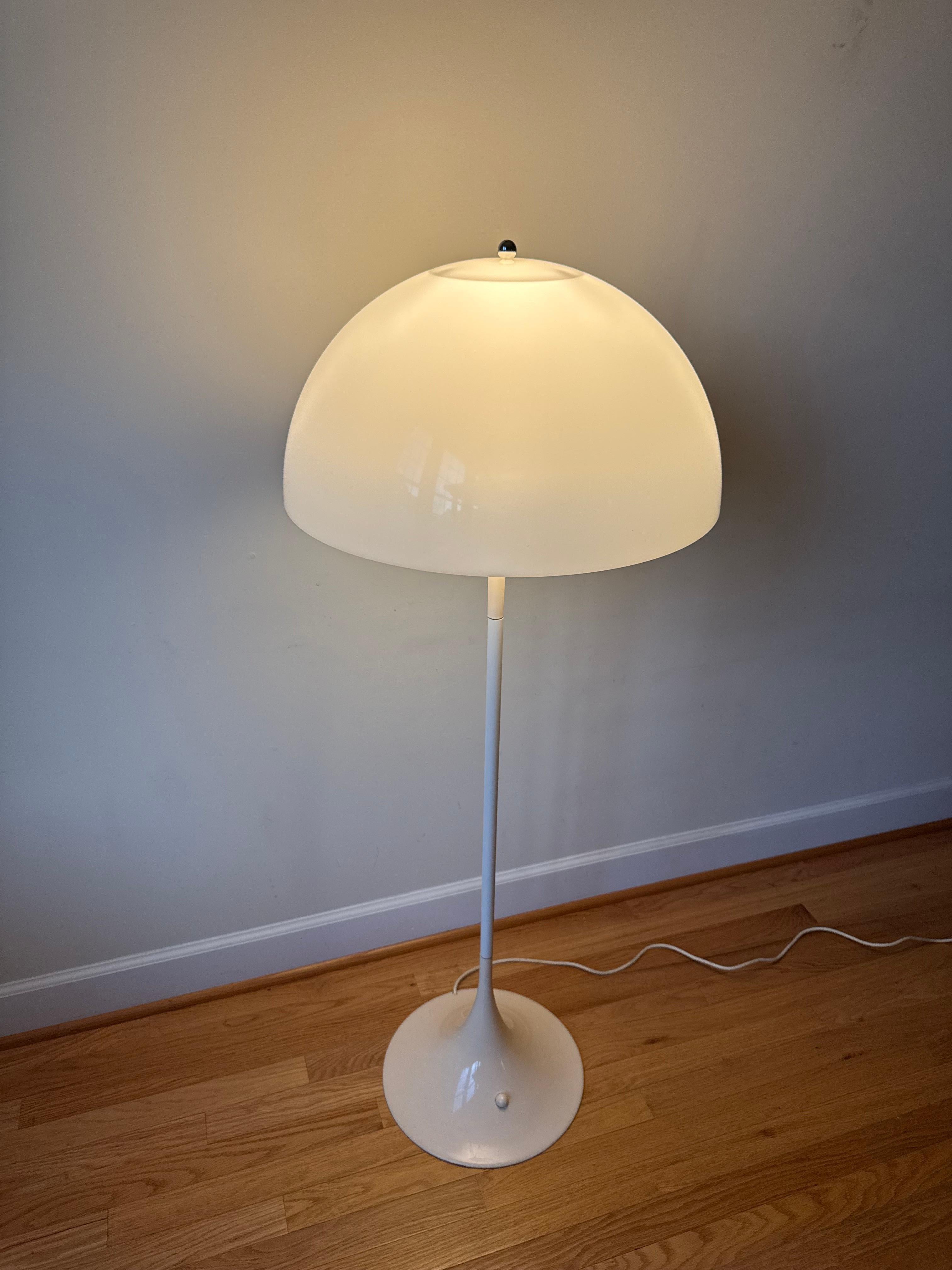 Early Panthella Floor Lamp by Verner Panton for Louis Poulsen For Sale 6