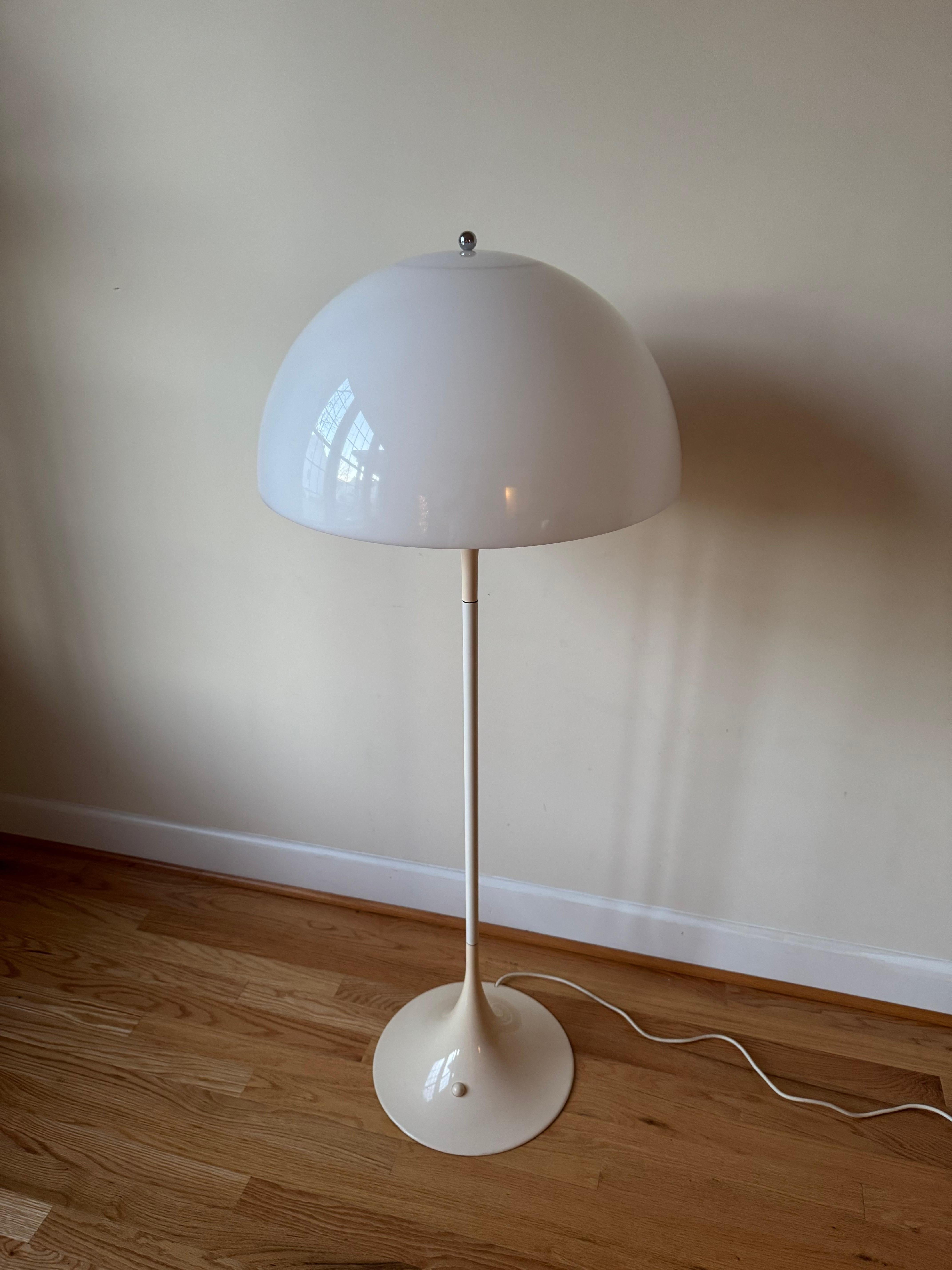 Early Panthella Floor Lamp by Verner Panton for Louis Poulsen For Sale 7