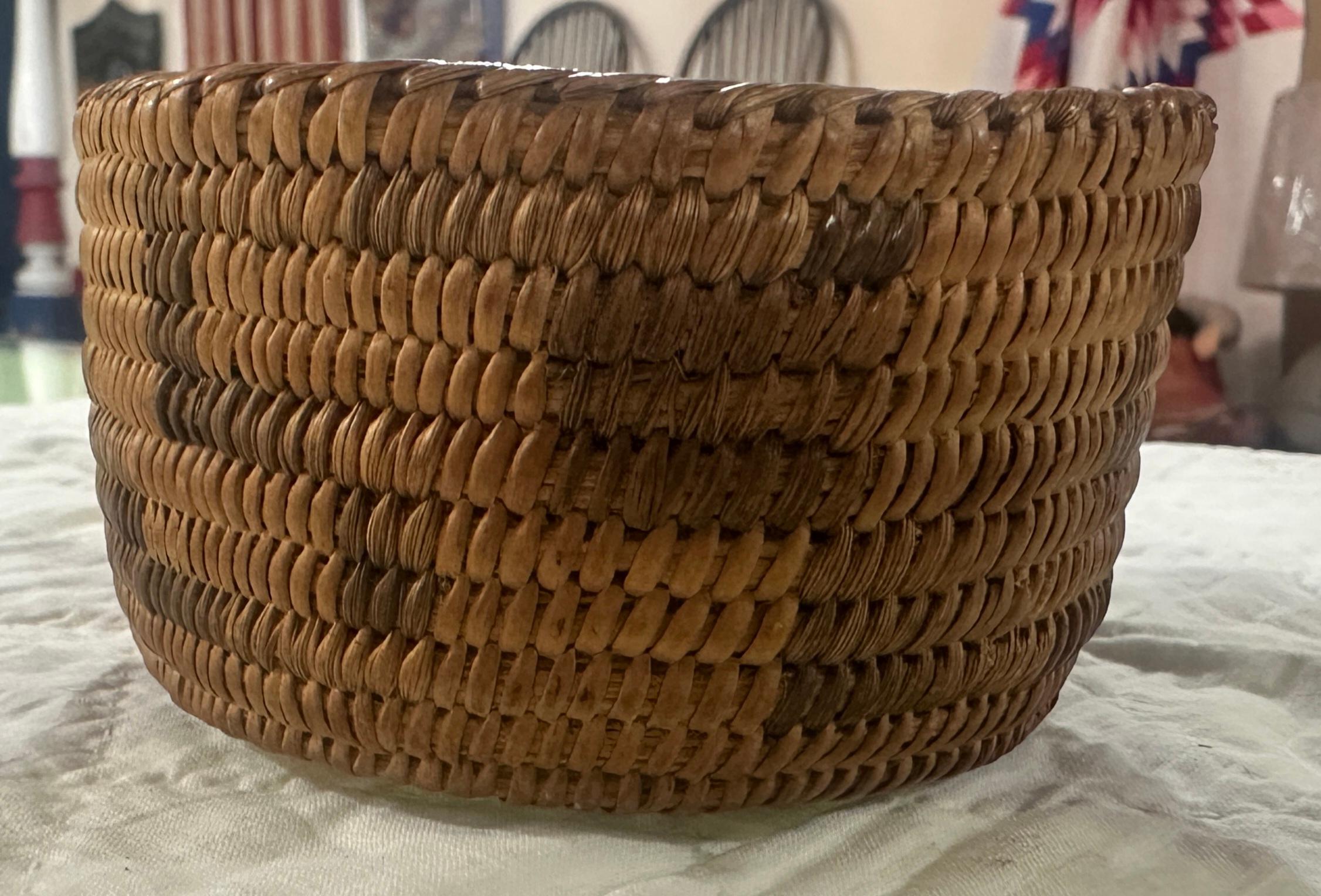 Early Papago Indian Basket In Good Condition For Sale In Los Angeles, CA