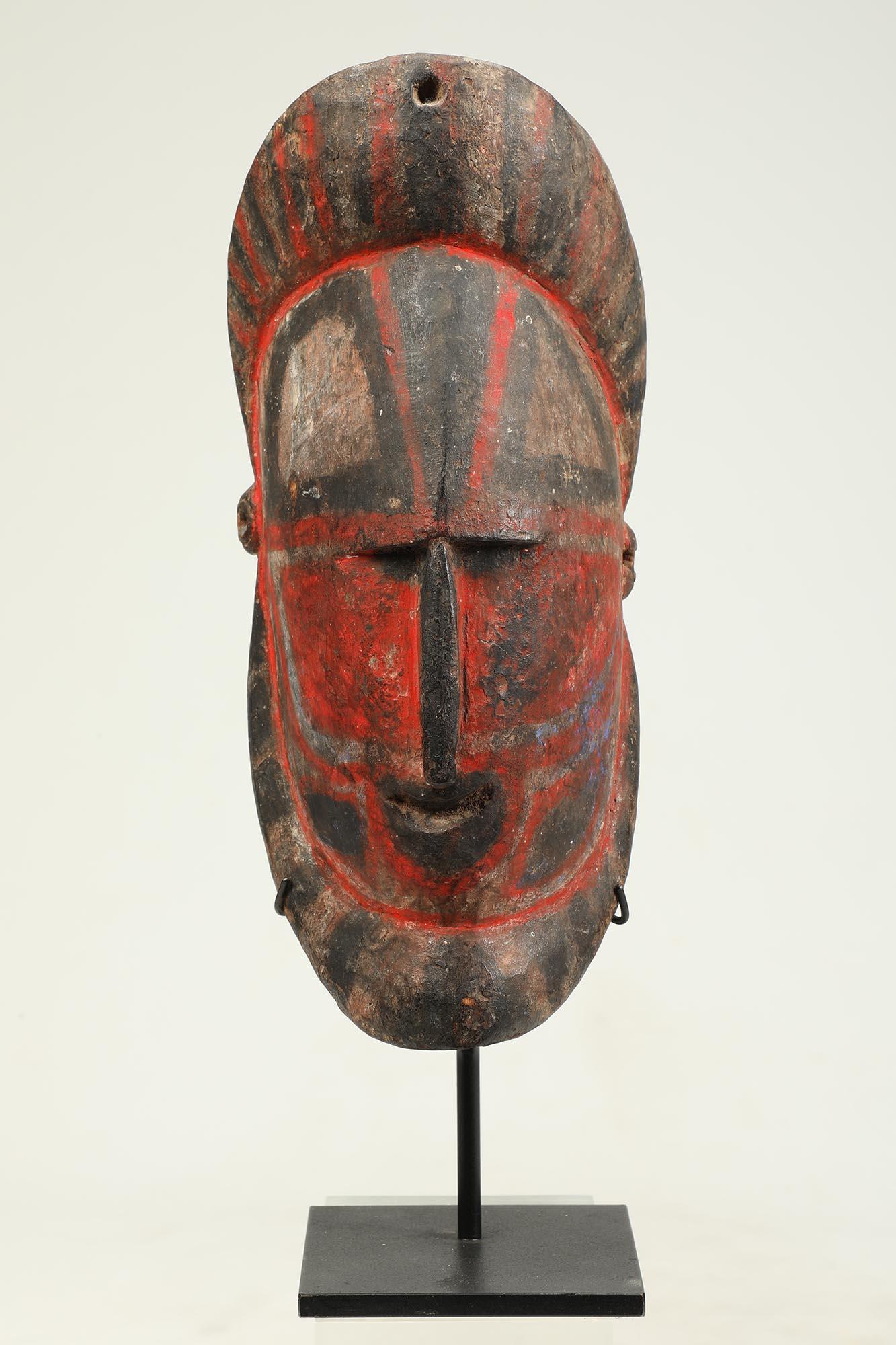 Tribal Early Papua New Guinea Sepik Hard Wood Yam Mask Red and Black For Sale