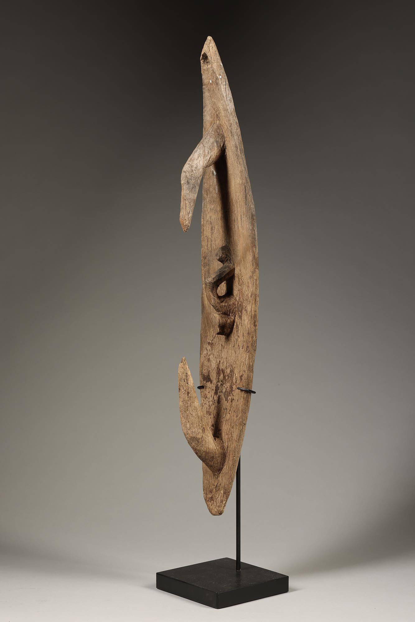 Tribal Early Papua New Guinea Weathered Sepik Stylized Hook Figure Mask  For Sale
