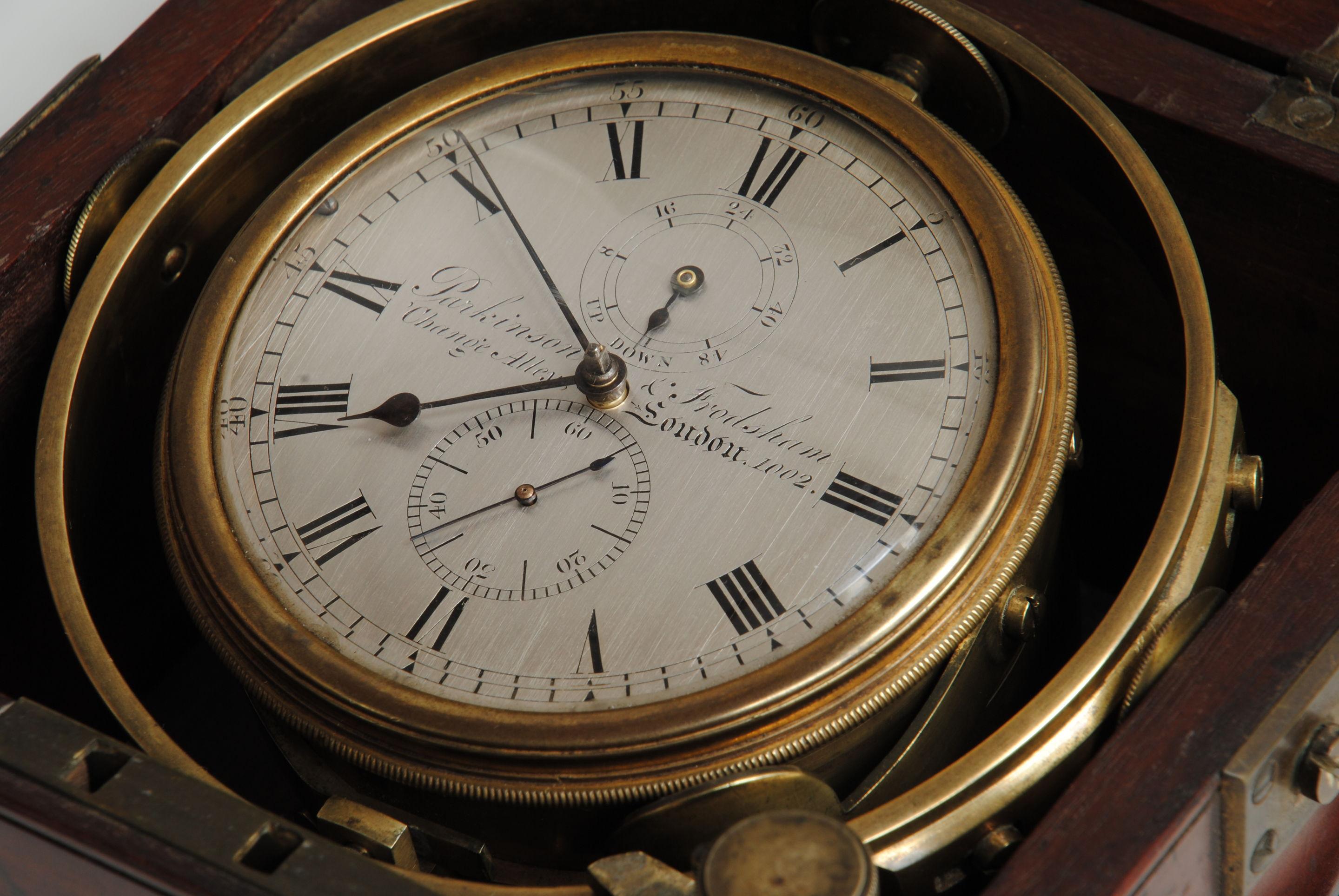 Eine seltene frühen 19. Jahrhundert zwei Tage Marine Chronometer von Parkinson und Frodsham Nummer 1002 

Dieser Chronometer hat in der gleichen Familie seit über 100 Jahren und ist in der ursprünglichen Mahagoni-Gehäuse mit nummerierten Plakette