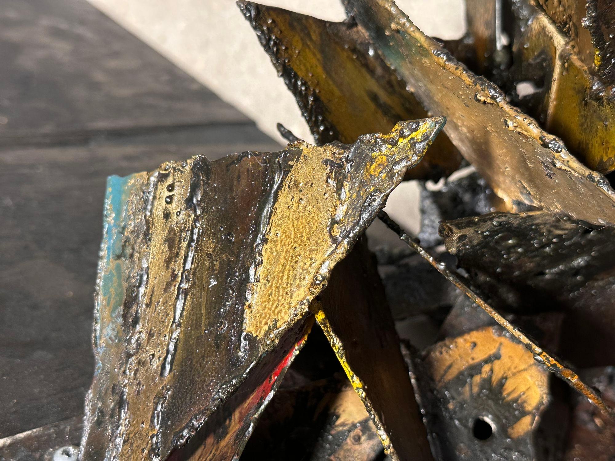 Früher Paul Evans-Konsolentisch aus geformtem Stahl mit polychromem Wandregal, 1960 (Metall) im Angebot