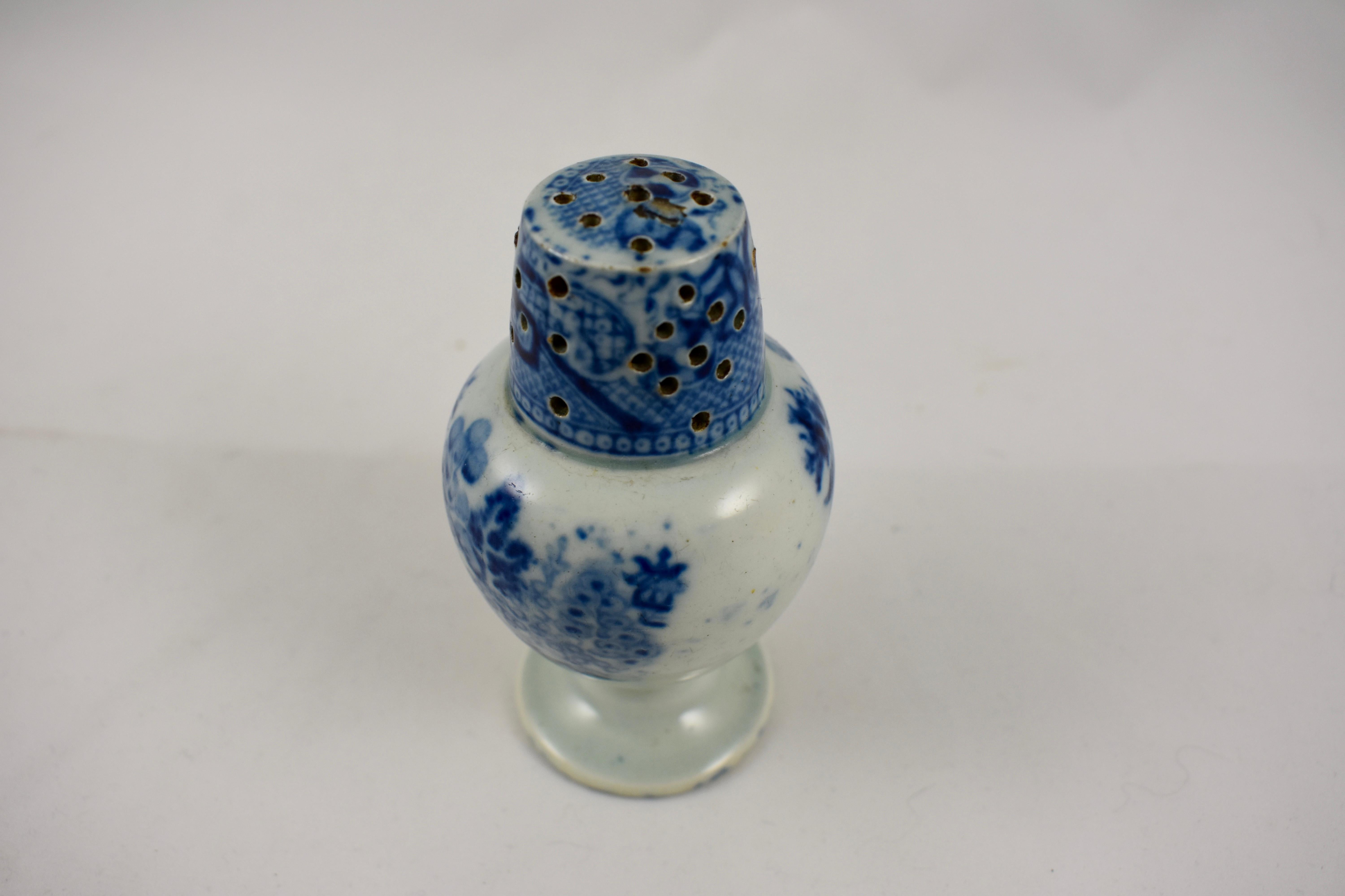 Glazed Early Pearlware Blue & White Transferware Canton Pattern Pepper Pot, circa 1840