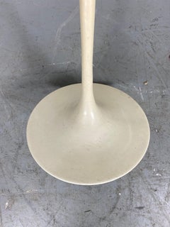 Table d'appoint Early Pedestal Tulip d'Eero Saarinen pour Knoll Associates Inc.