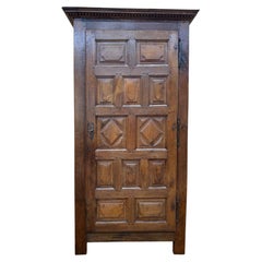 Early Period Bonnetière - Renaissance in solid oak, panelled