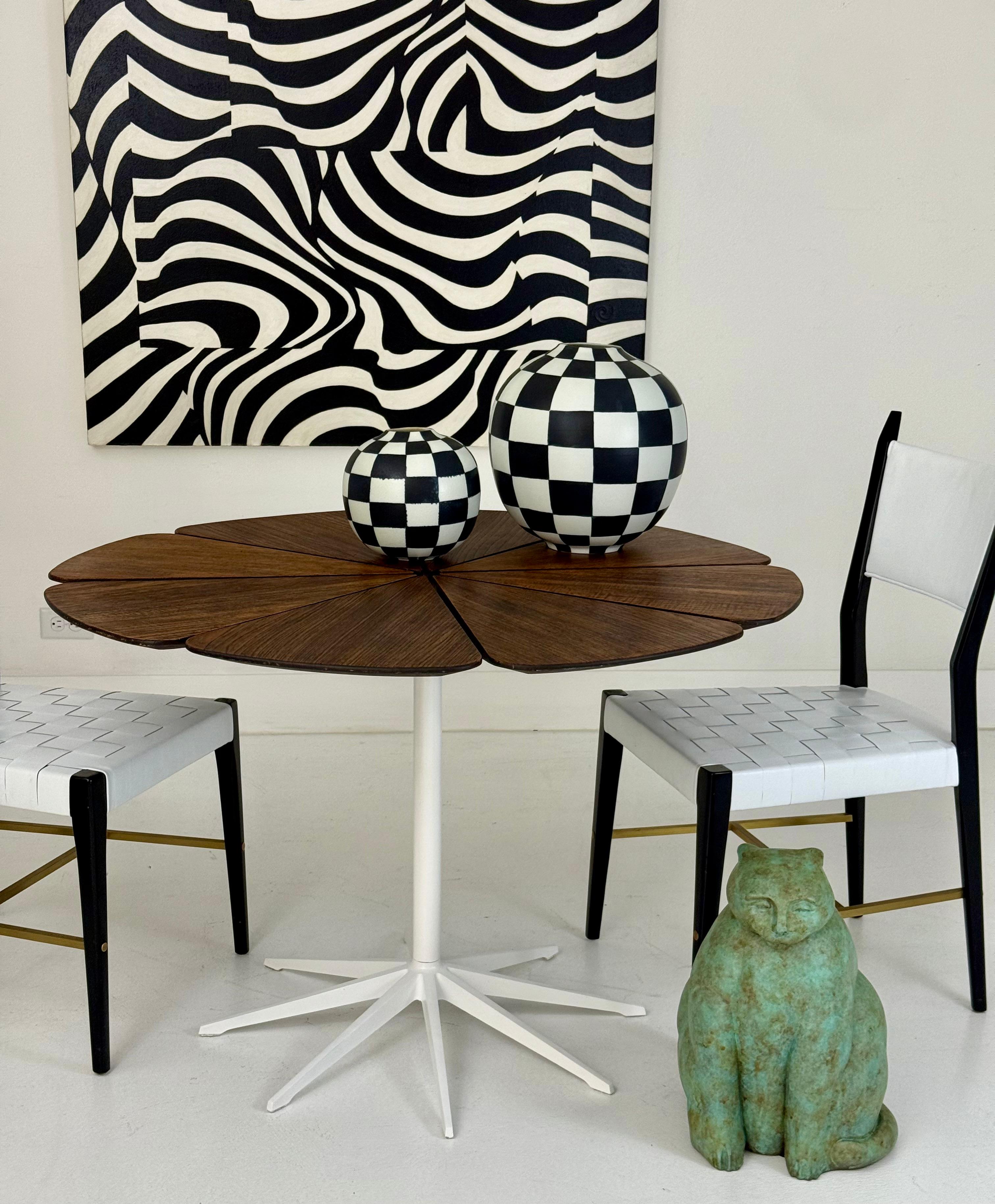 Früher Petal-Beistelltisch von Richard Schultz für Knoll aus Zedernholz, USA, 1960er Jahre im Angebot 4