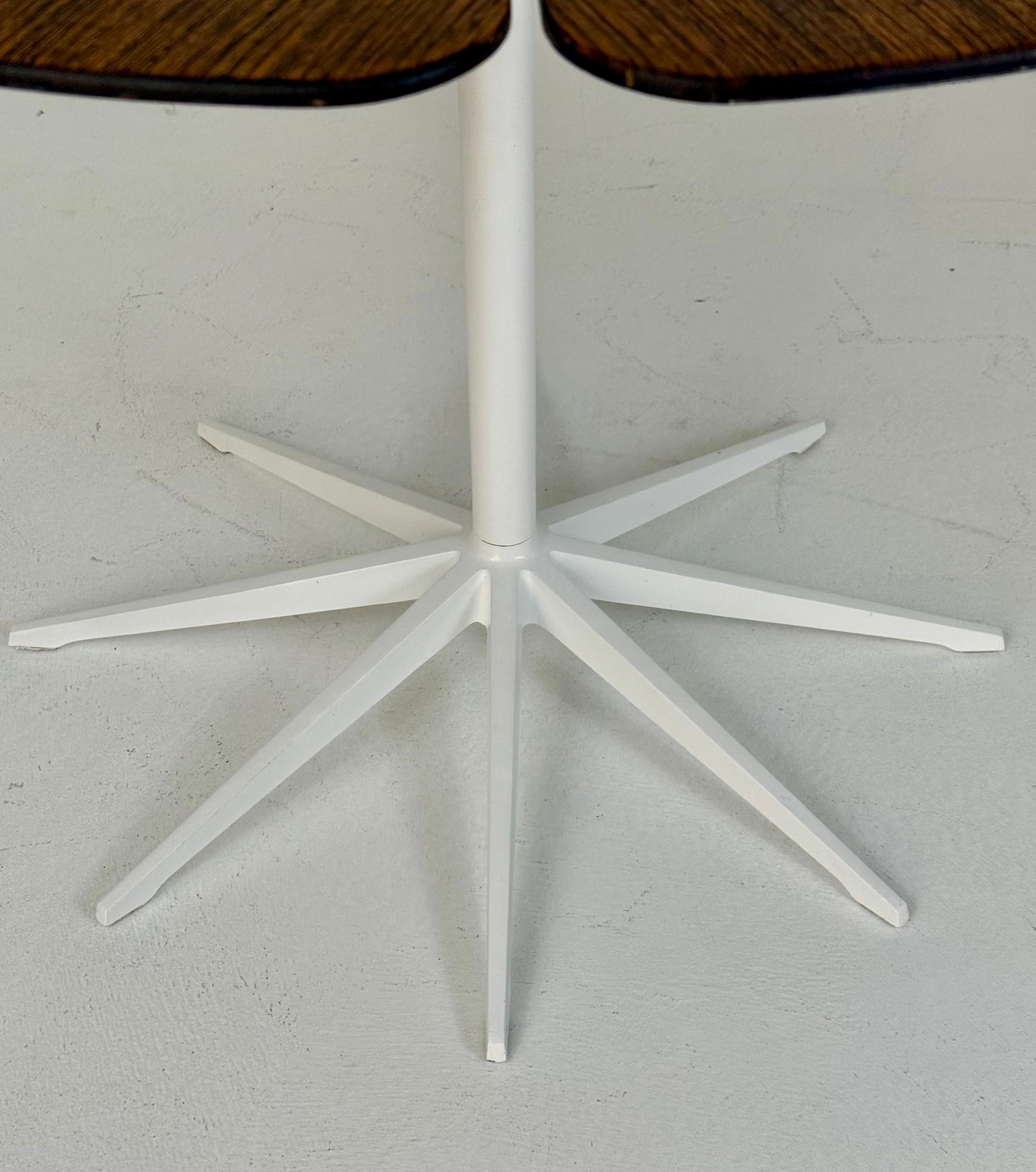 Früher Petal-Beistelltisch von Richard Schultz für Knoll aus Zedernholz, USA, 1960er Jahre im Zustand „Gut“ im Angebot in Palm Desert, CA