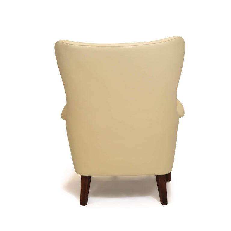 Early Peter Hvidt Lounge Chair in Light Yellow Cream Leather In Excellent Condition For Sale In Oakland, CA
