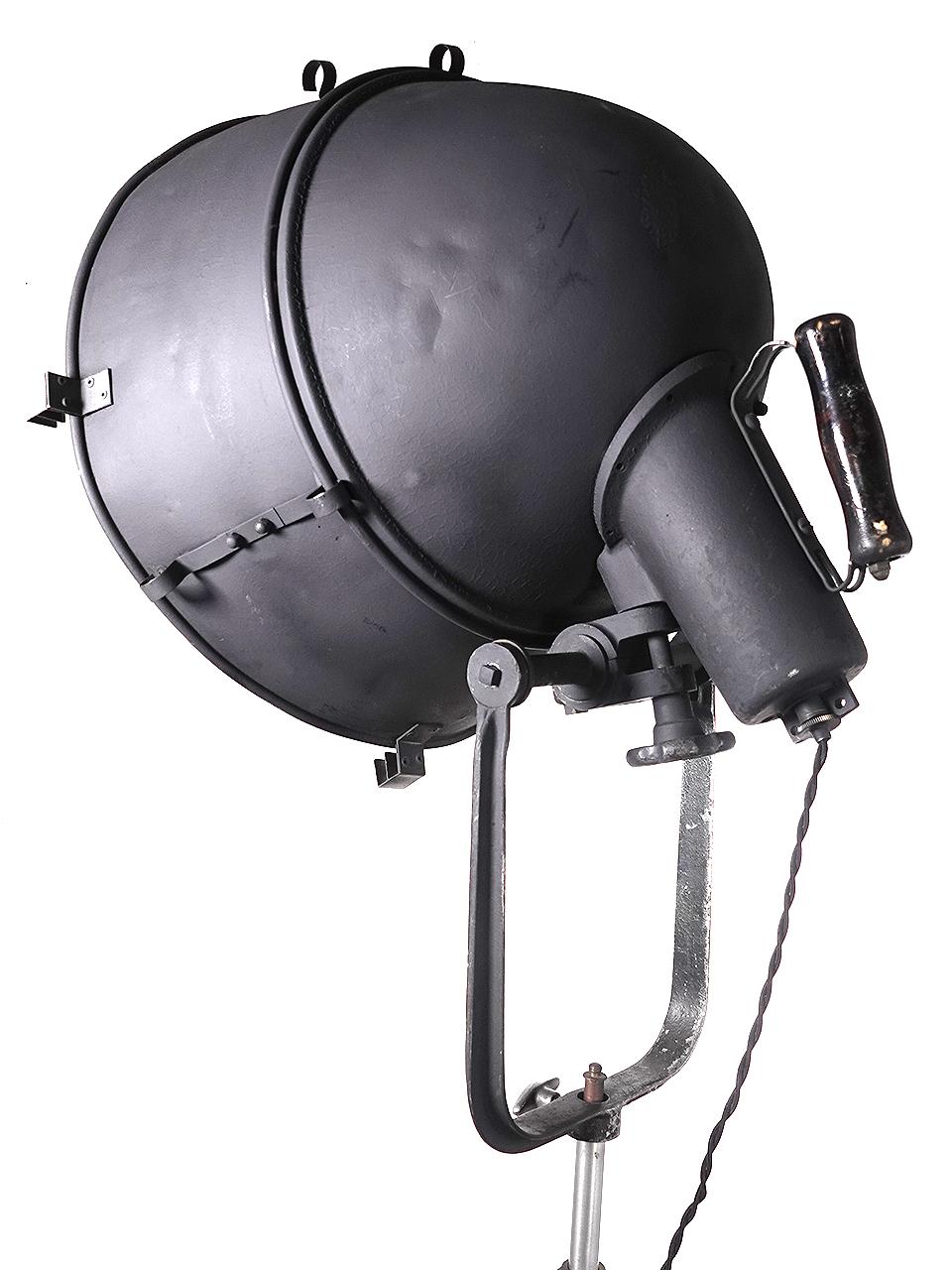Américain Early Photo Studio Deep Dome Flood Light (lumière diffuse à dôme profond) en vente