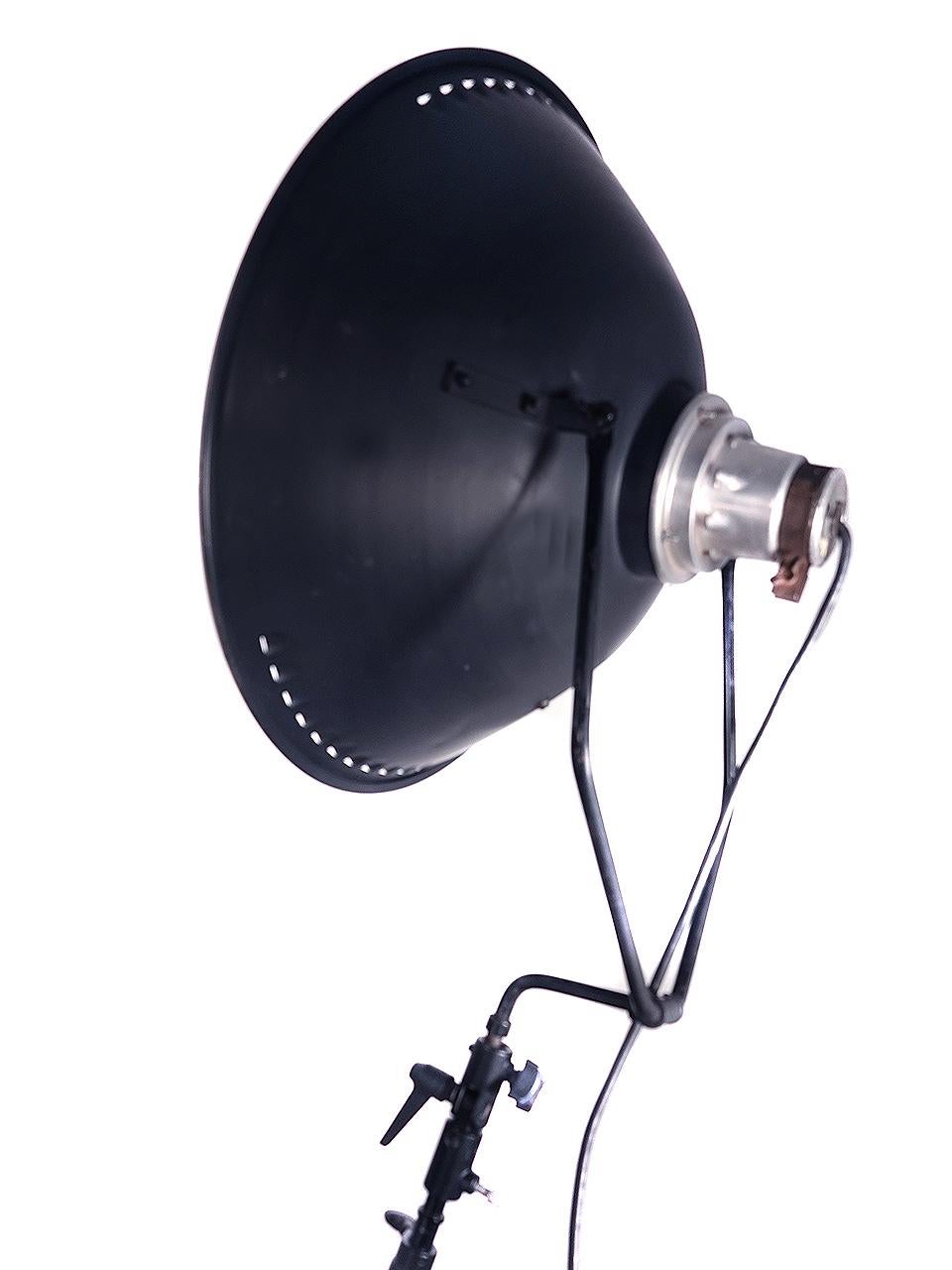 Early Photo Studio Portrait Light In Good Condition For Sale In Peekskill, NY