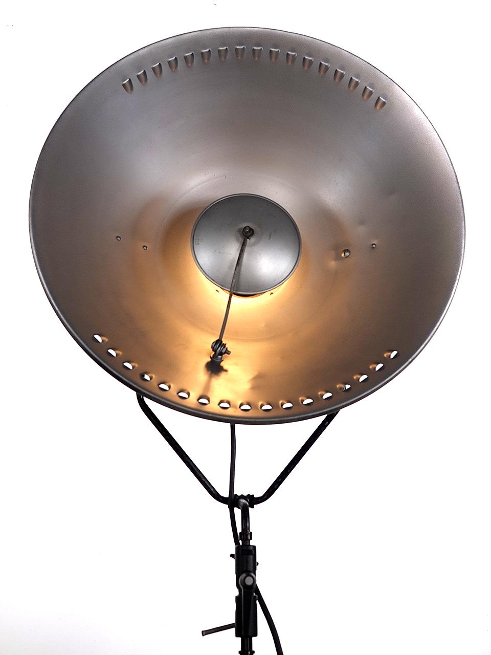 20th Century Early Photo Studio Portrait Light For Sale