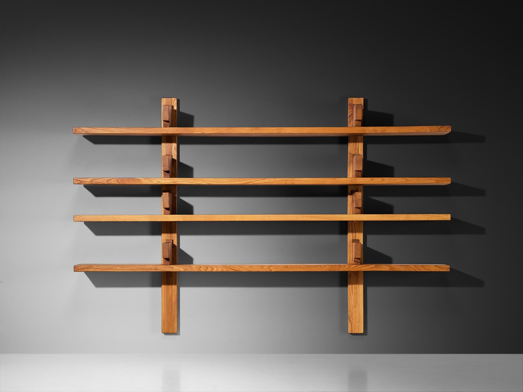 Francese Early Pierre Chapo 'B17C' Bibliothèque in Solid Elm 283 cm / 111.42 in. in vendita