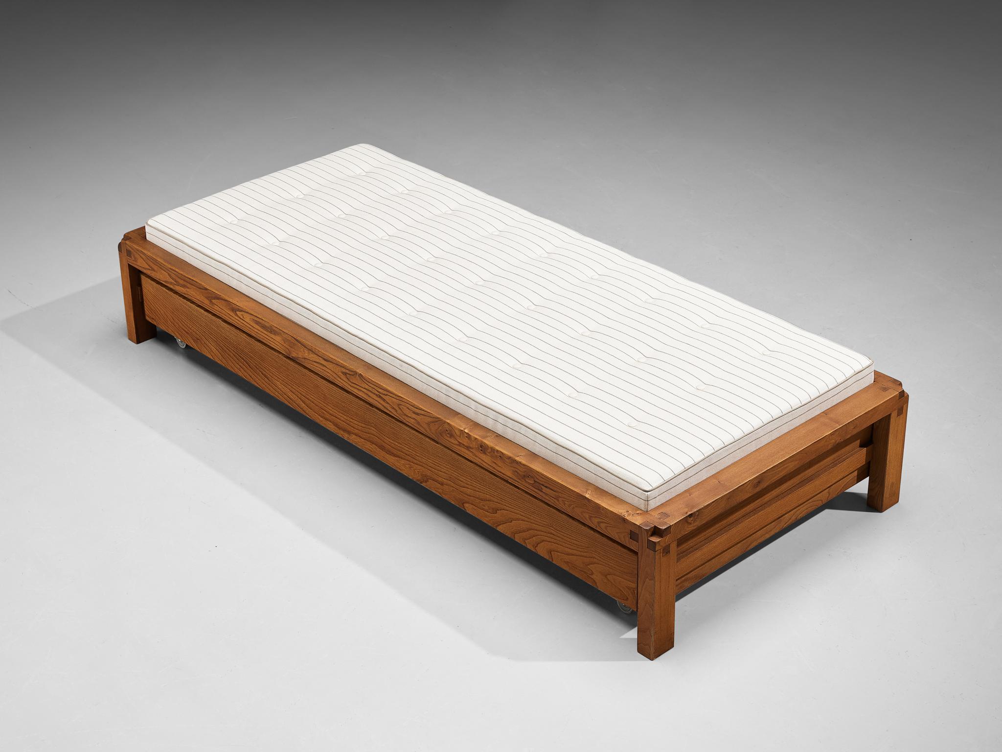 Early Pierre Chapo Daybed in Solid Elm  For Sale 3