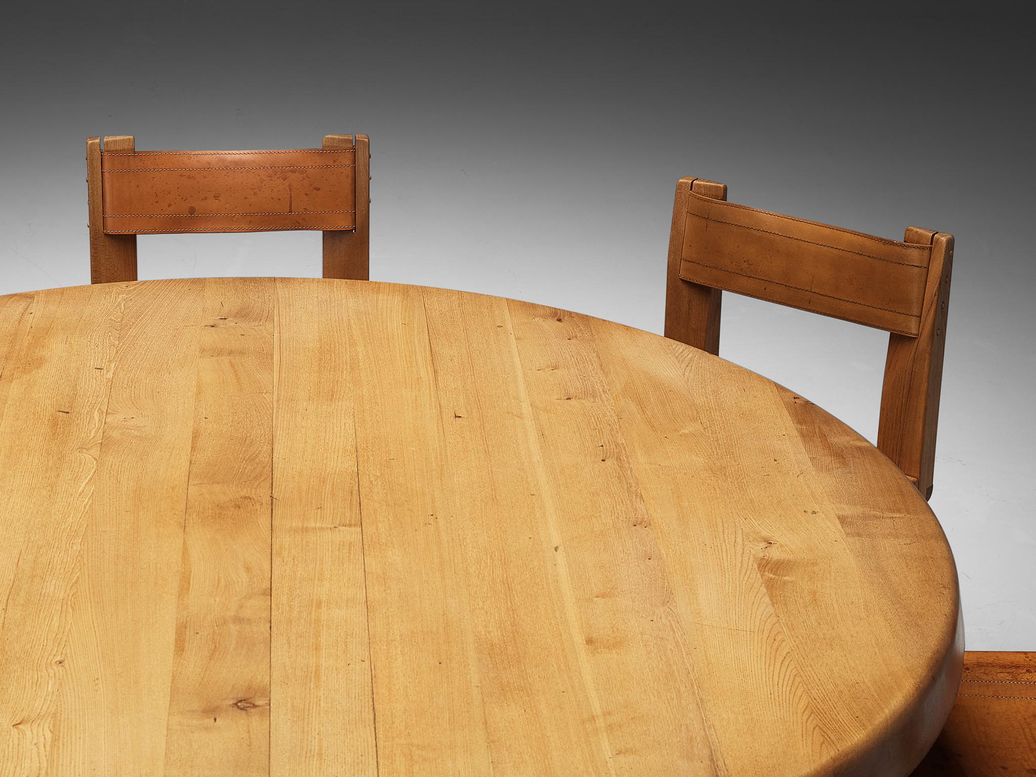 Français Ensemble de salle à manger Pierre Chapo avec table T21E et douze chaises S11  en vente