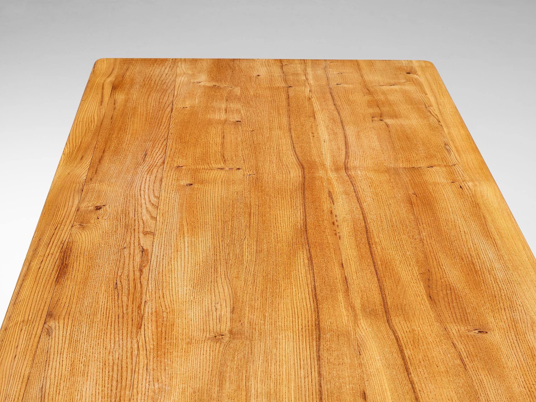 Mid-Century Modern Table de salle à manger Pierre Chapo modèle « T14D » en orme massif