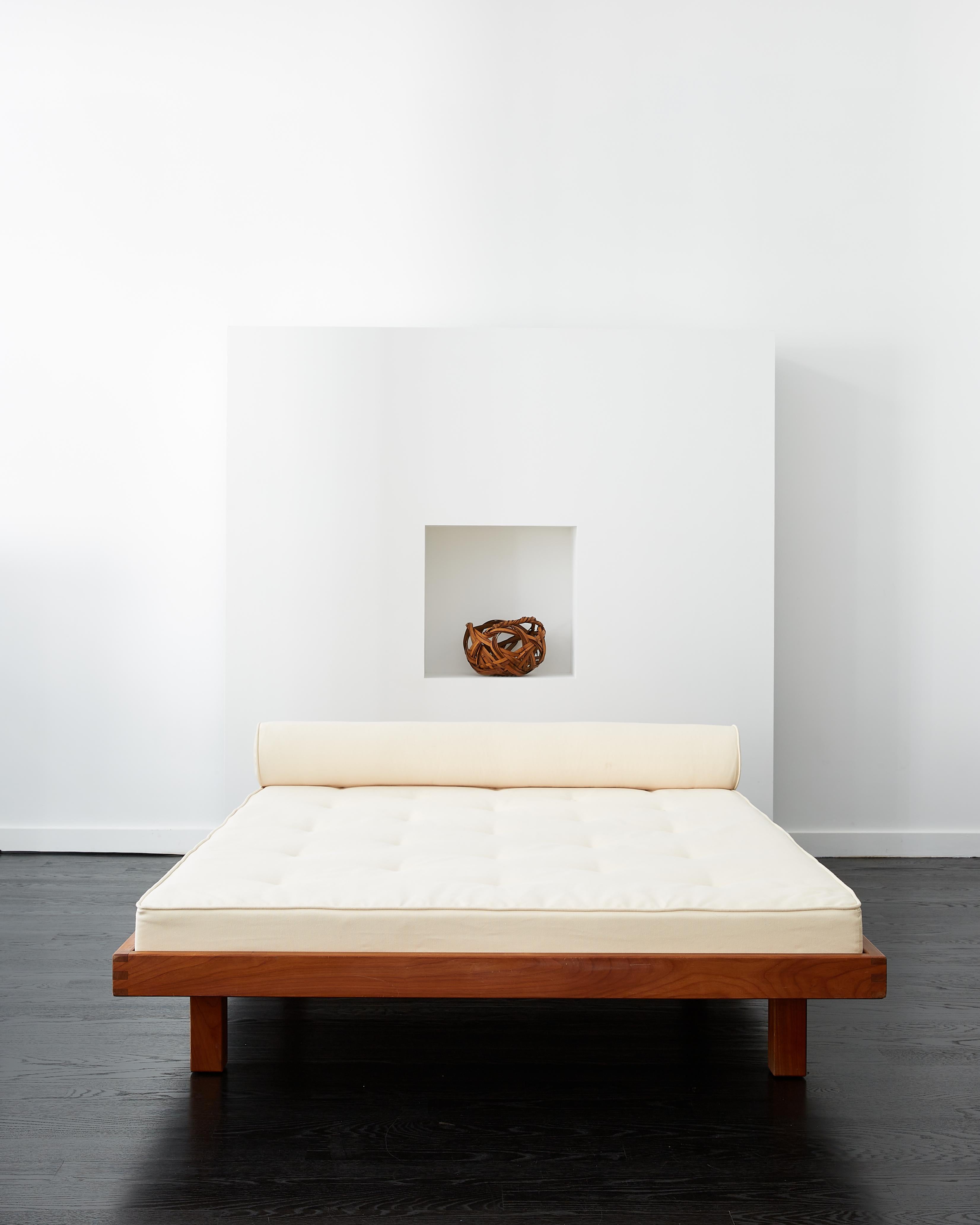 Antiguo sofá-cama Pierre Chapo Doble Godot con patas cuadradas c. 1960 Francés en venta