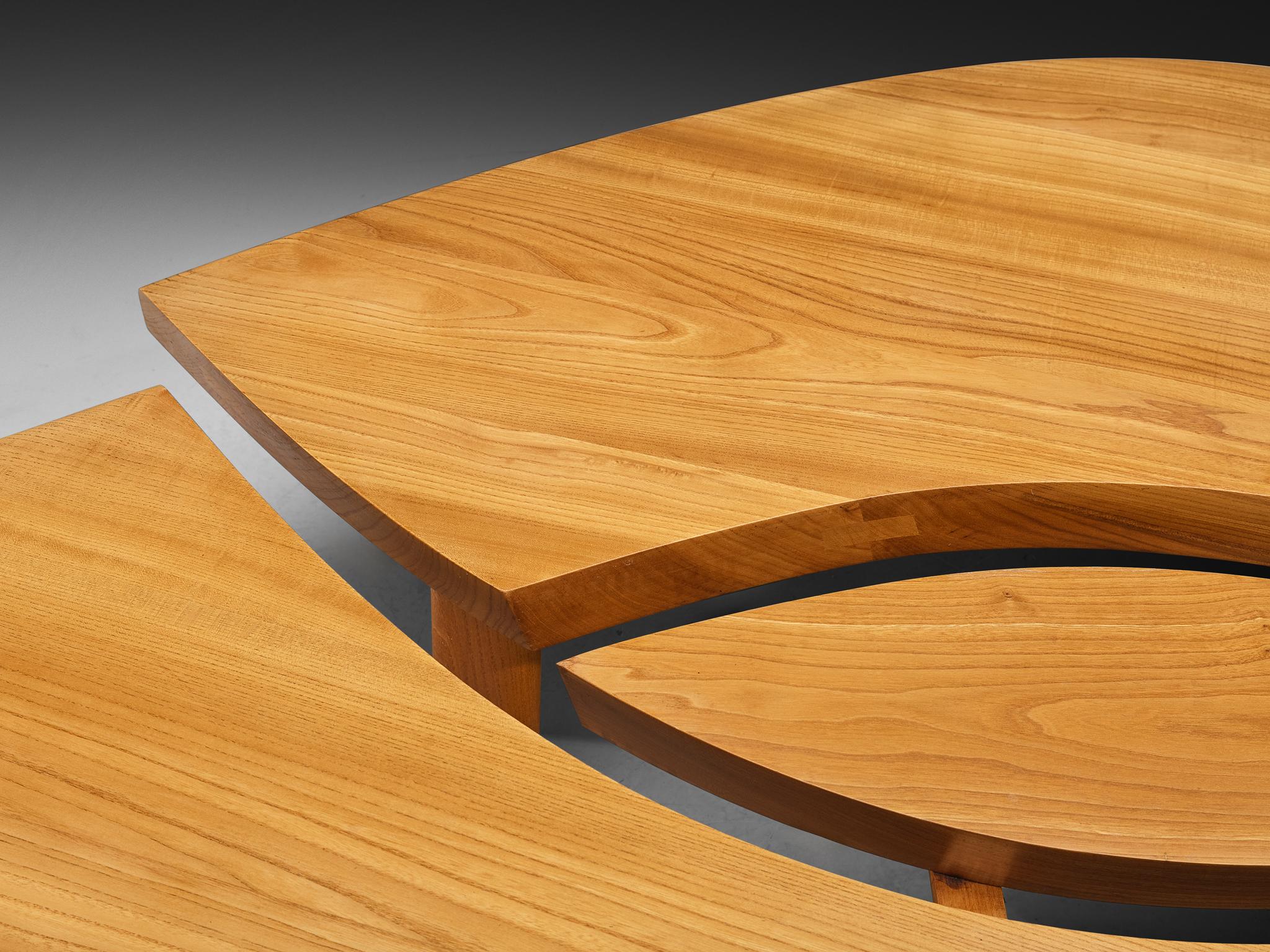 Français Pierre Chapo grande table basse « L'oeil » en orme massif T22C
