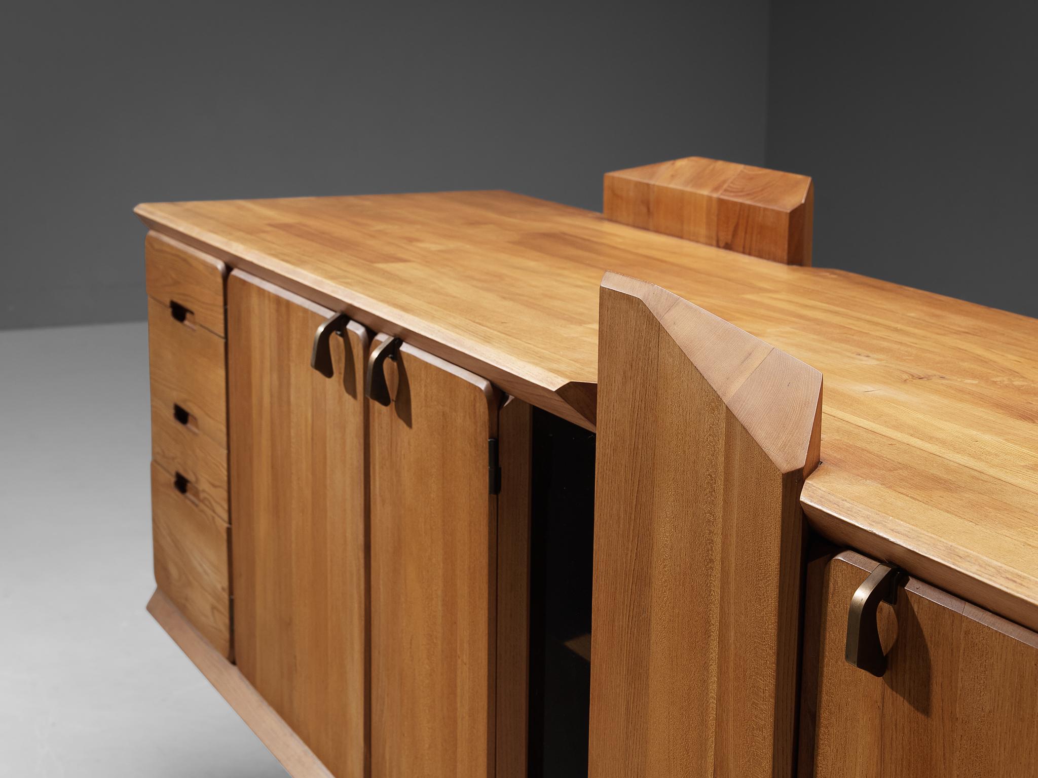 Credenza 