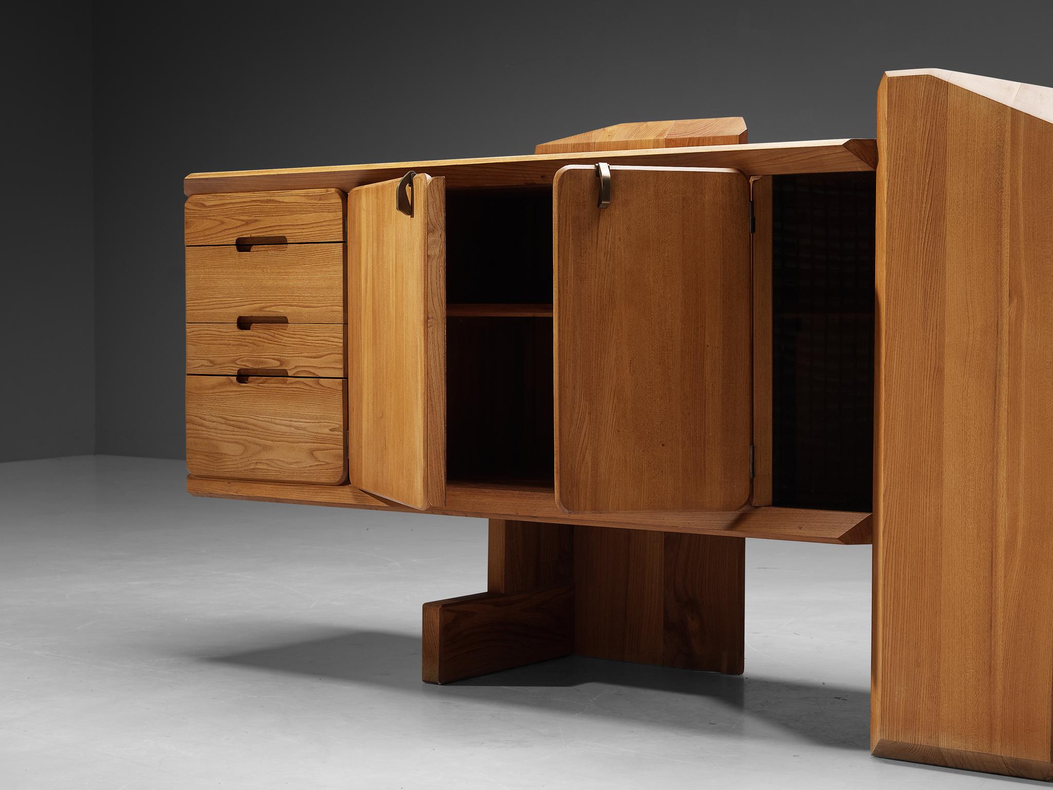 Credenza 