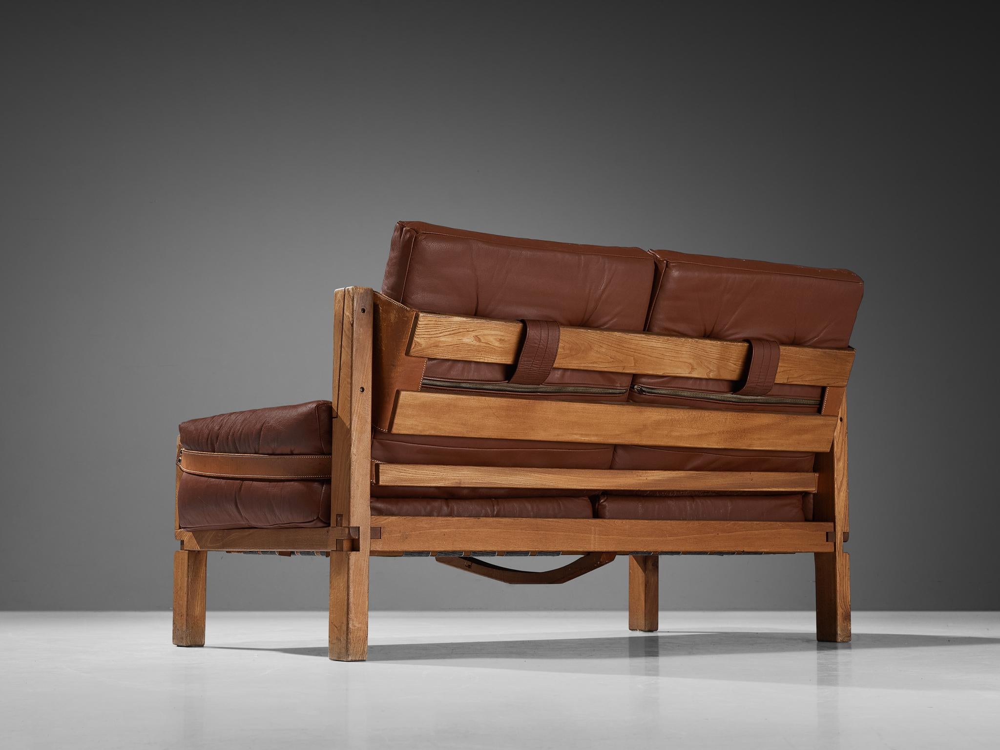 Frühes Pierre Chapo 'S22' Sofa aus Ulme und braunem Leder (Moderne der Mitte des Jahrhunderts) im Angebot