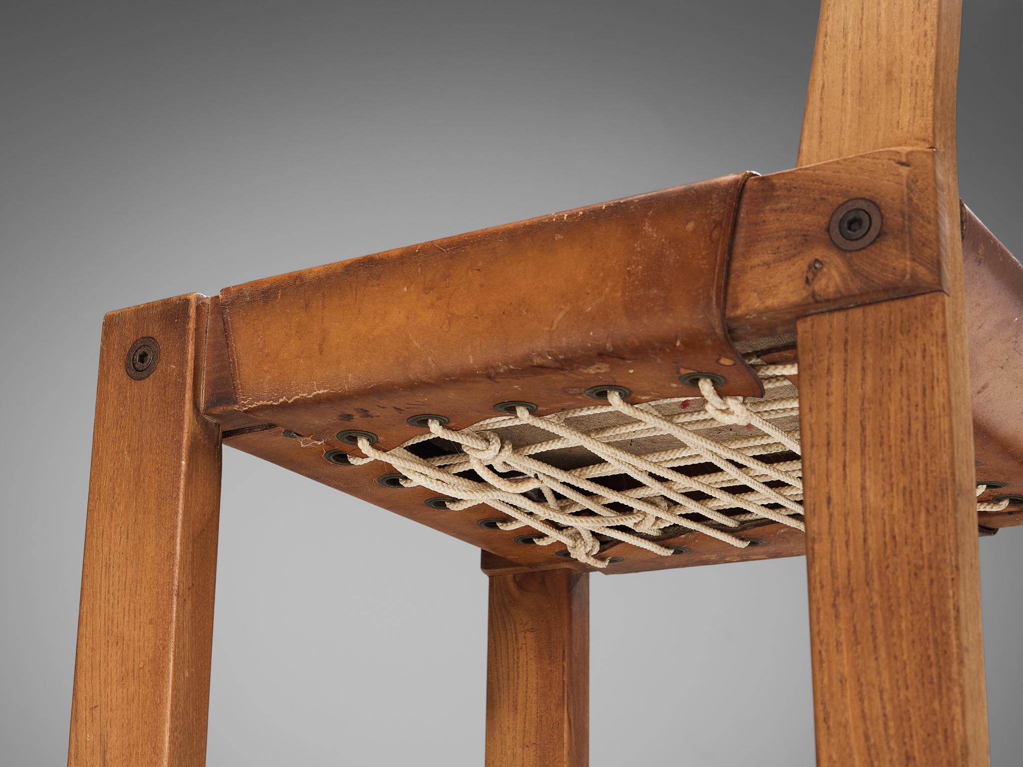 Mid-Century Modern Les premières chaises de salle à manger S24 de Pierre Chapo en cuir et orme cognac en vente