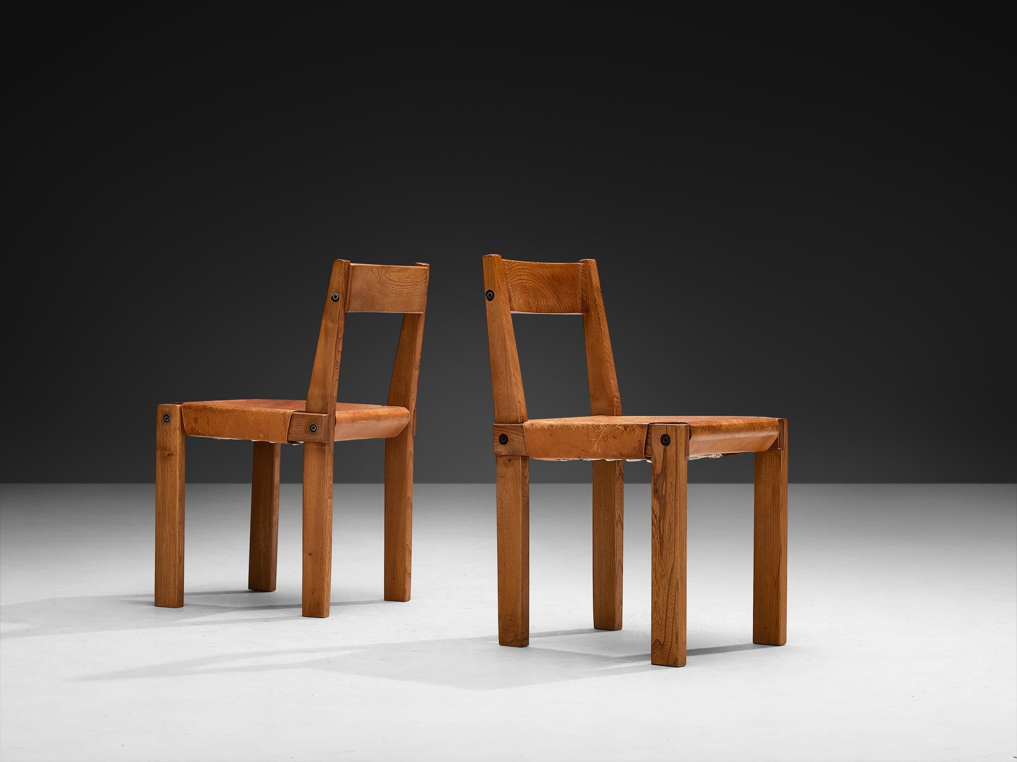 Francese Early Pierre Chapo 'S24' Set of Six Dining Chairs in Cognac Leather and Elm in vendita