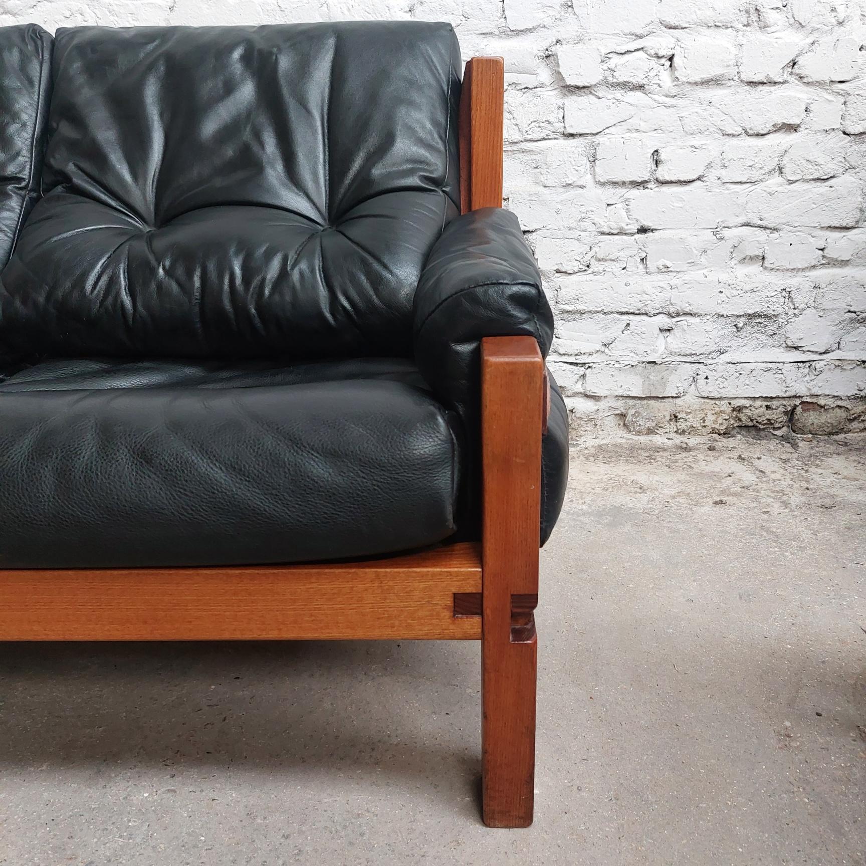 Early Pierre Chapo S32  3-seater sofa black leather and elmwood, 1970s France For Sale 3