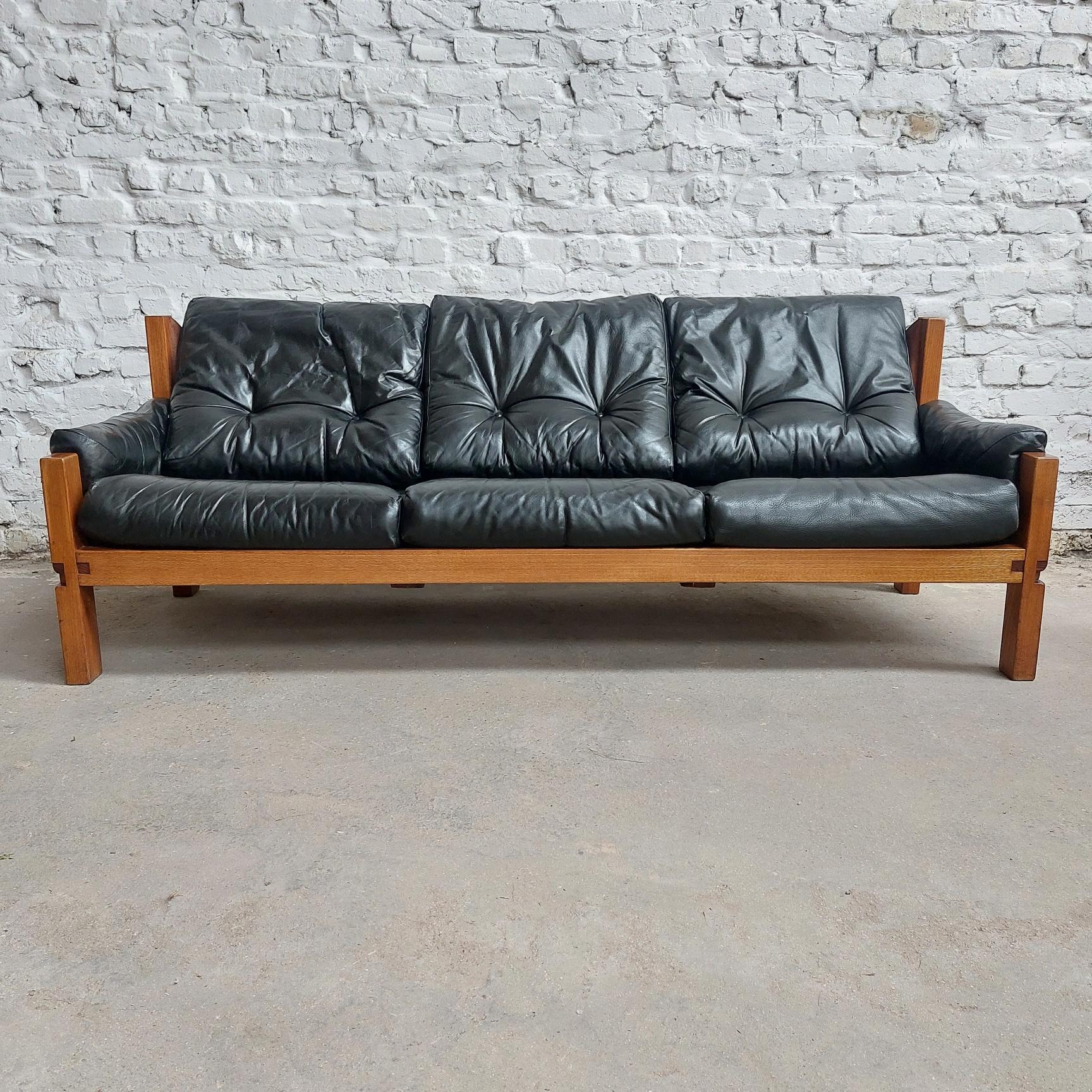 Frühes Pierre Chapo S32  3-Sitzer-Sofa aus schwarzem Leder und Ulmenholz, 1970er Jahre, Frankreich im Angebot 10