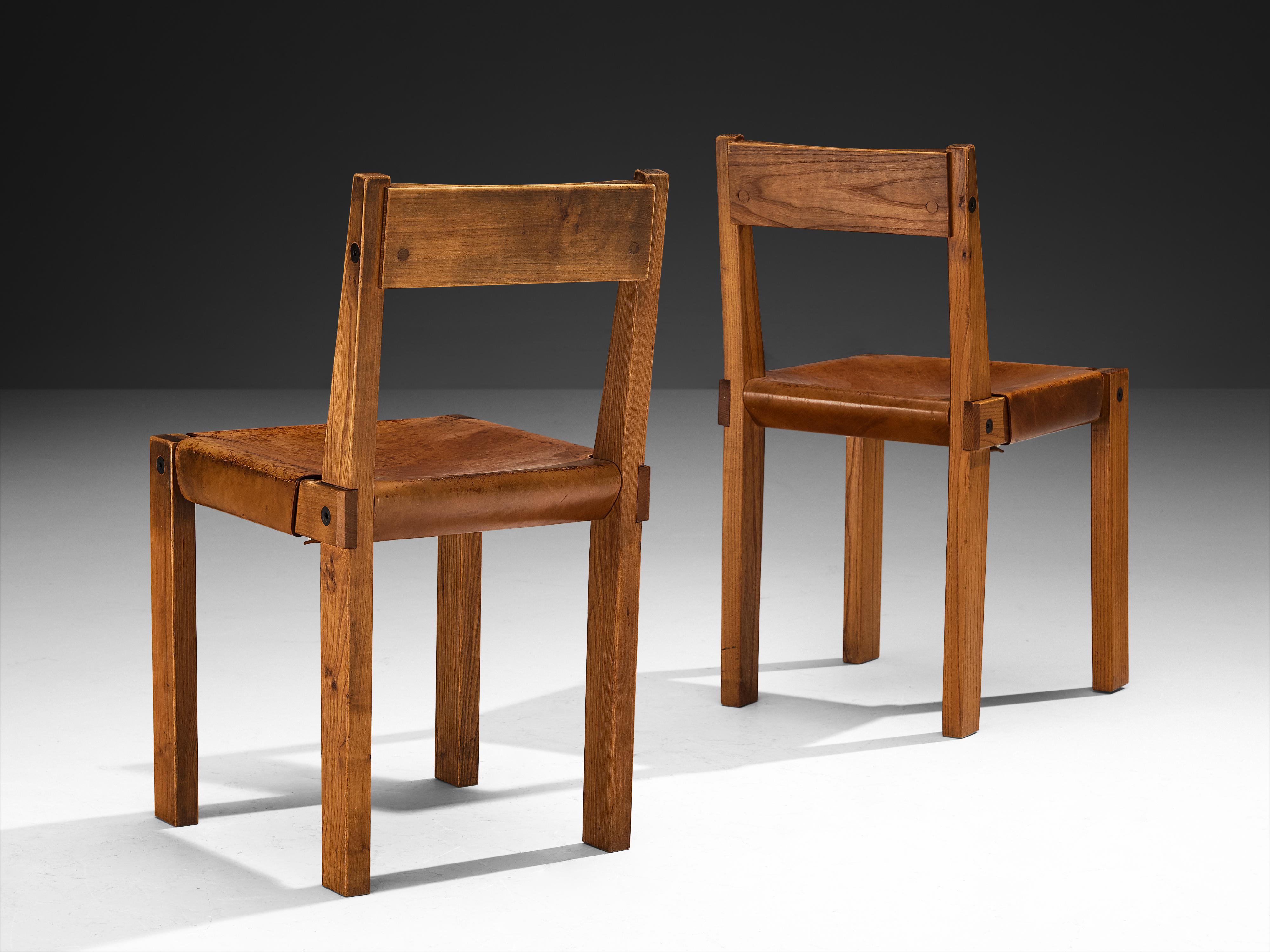 Set di otto sedie da pranzo 'S24' in pelle e olmo color cognac di Pierre Chapo in vendita 3