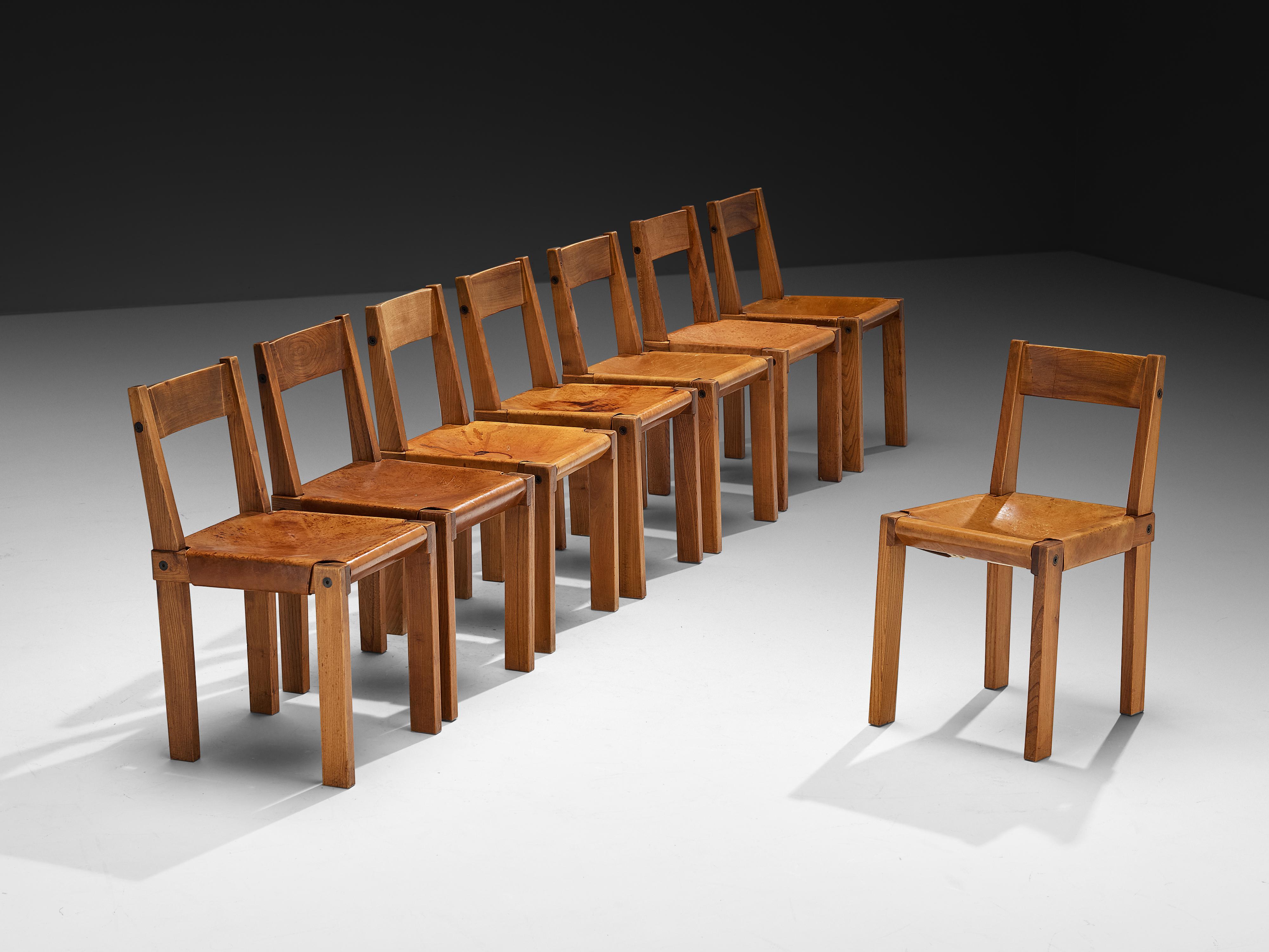 Pierre Chapo, set di otto sedie da pranzo, modello 'S24', olmo, pelle, corda, Francia, 1967

Questo modello di design S24 è una prima edizione creata da Pierre Chapo. Realizzate in legno di olmo massiccio, le sedie presentano un raffinato design