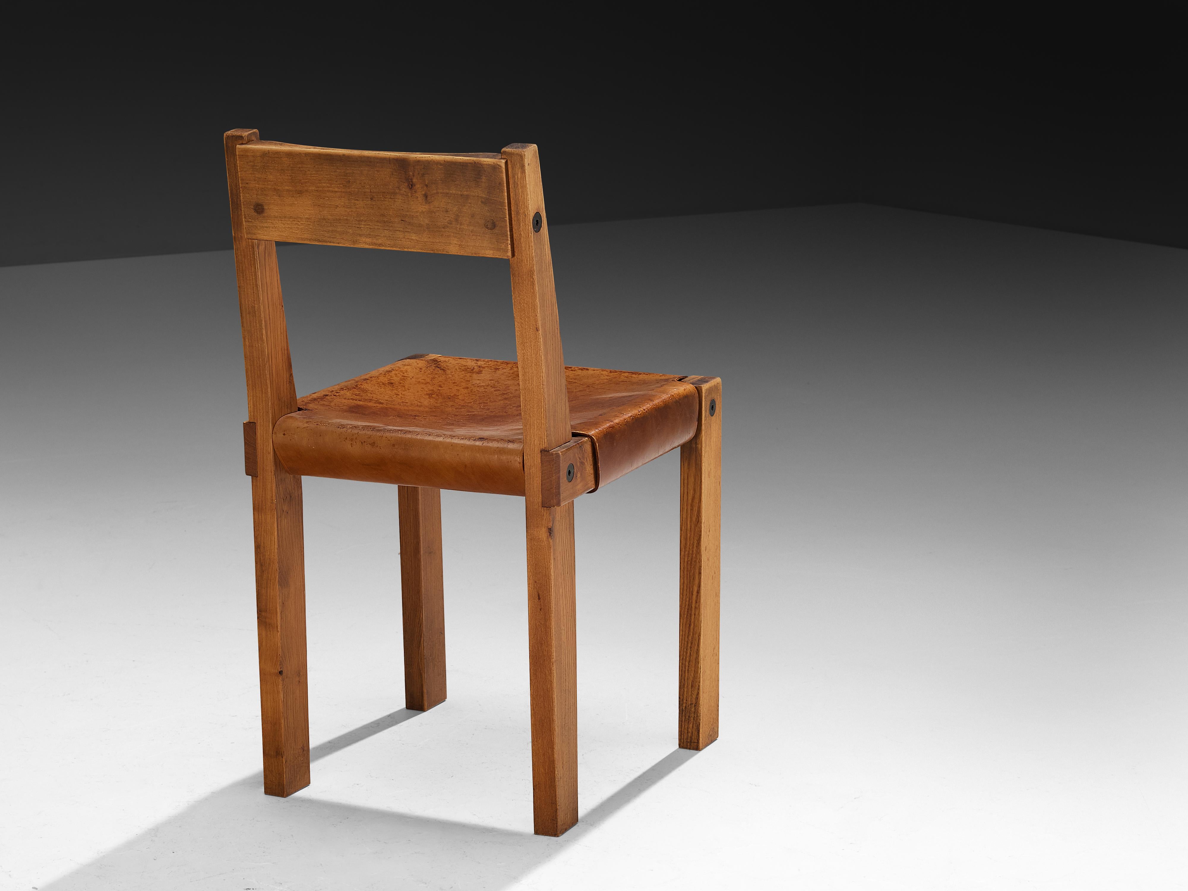 Pelle Set di otto sedie da pranzo 'S24' in pelle e olmo color cognac di Pierre Chapo in vendita