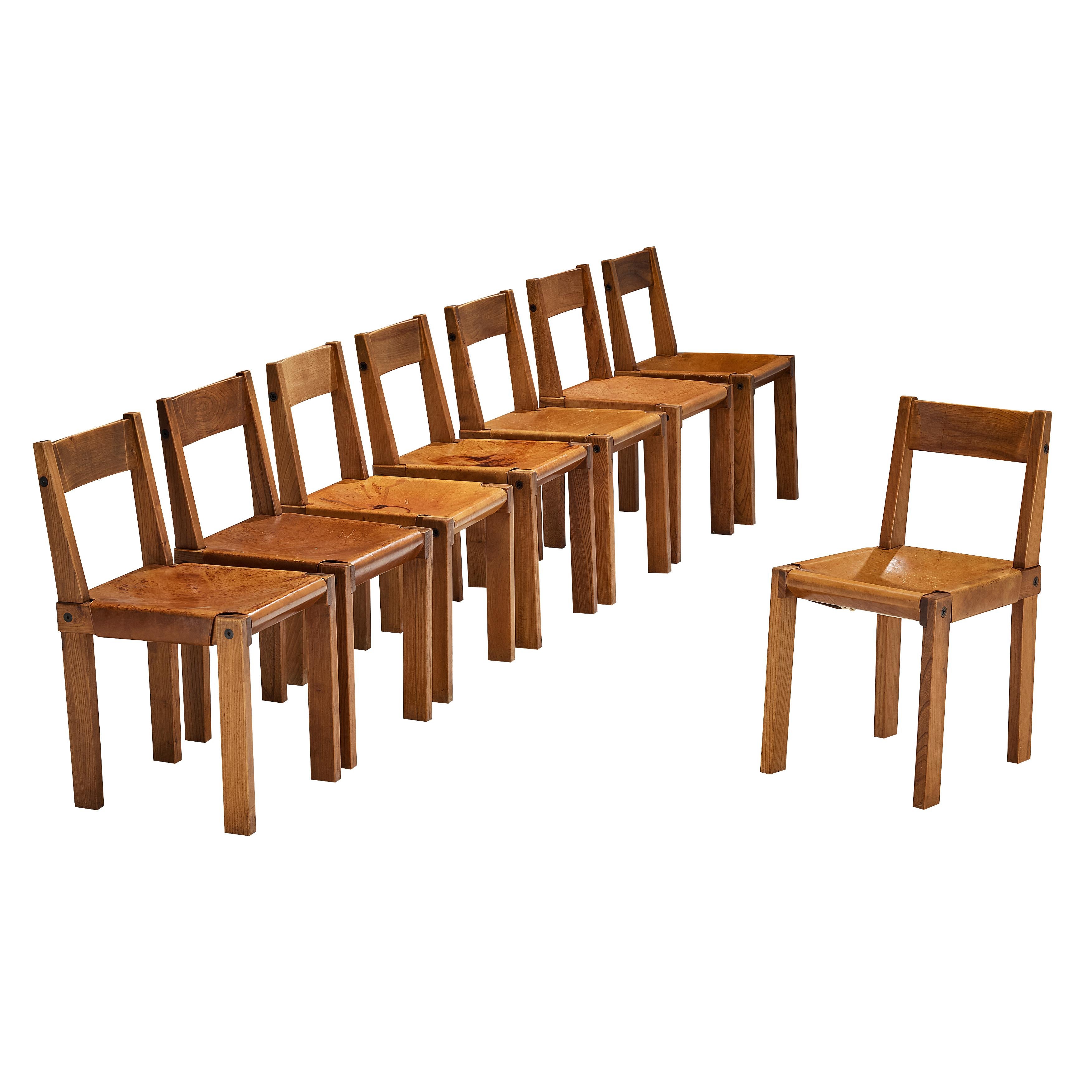Set di otto sedie da pranzo 'S24' in pelle e olmo color cognac di Pierre Chapo in vendita