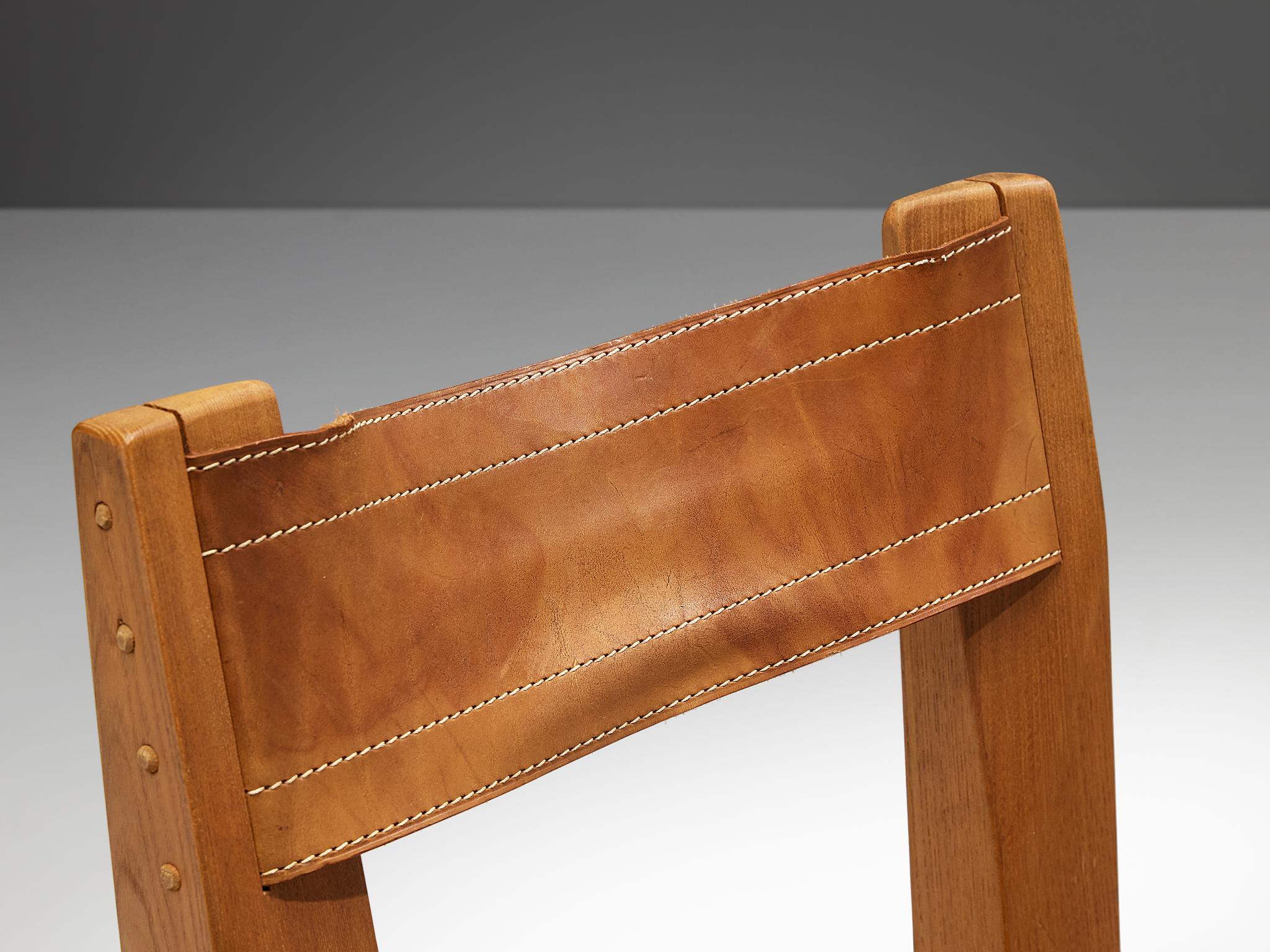 Set di dodici sedie da pranzo S11 di Pierre Chapo in olmo e pelle color cognac in vendita 4