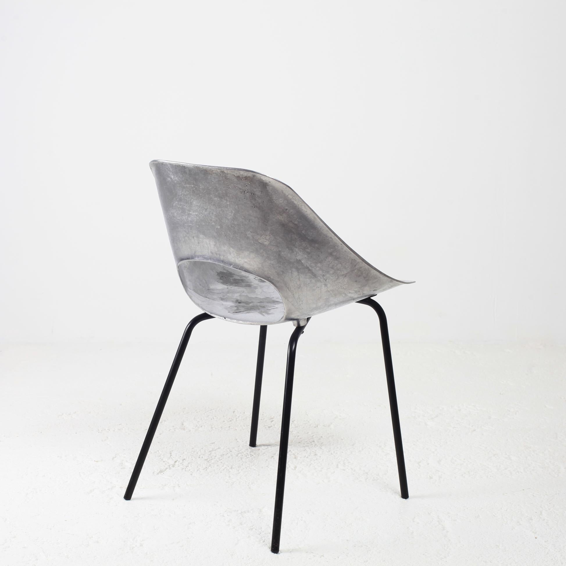 Early Pierre Guariche Aluminium Tulip Chair For Steiner, France, 1950 In Good Condition In Saint  Ouen, FR